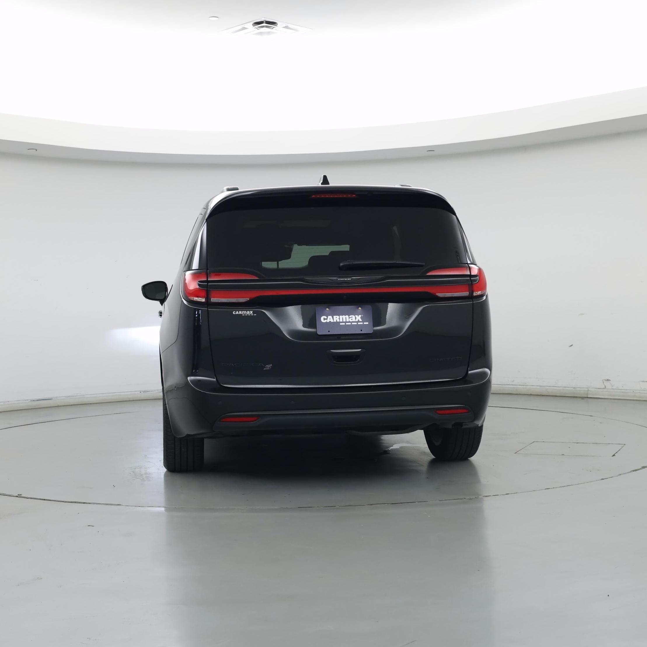 Thumbnail: 2023 Chrysler Pacifica - 6