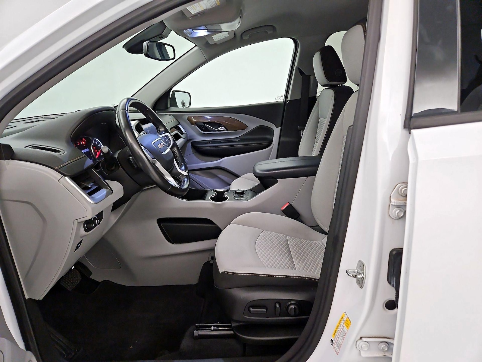 2020 GMC Terrain SLE - Photo 10