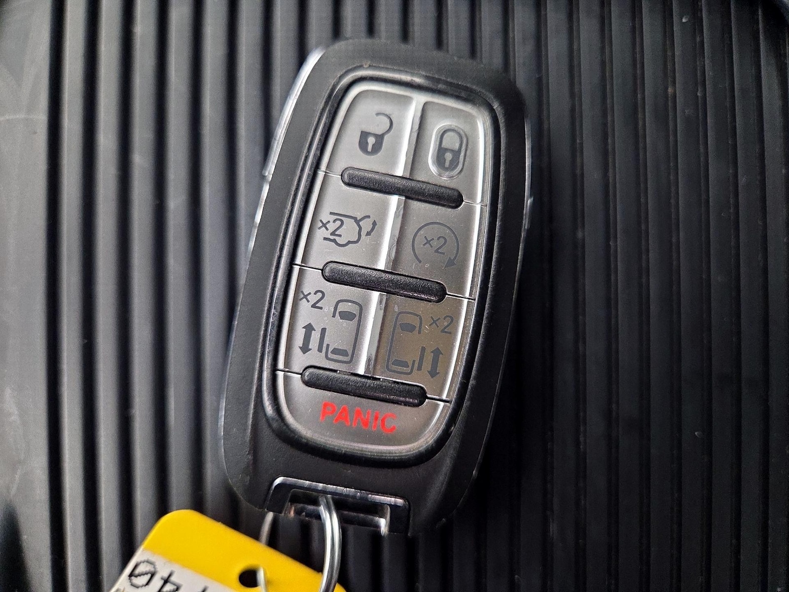 2023 Chrysler Pacifica Hybrid Touring L - Photo 23