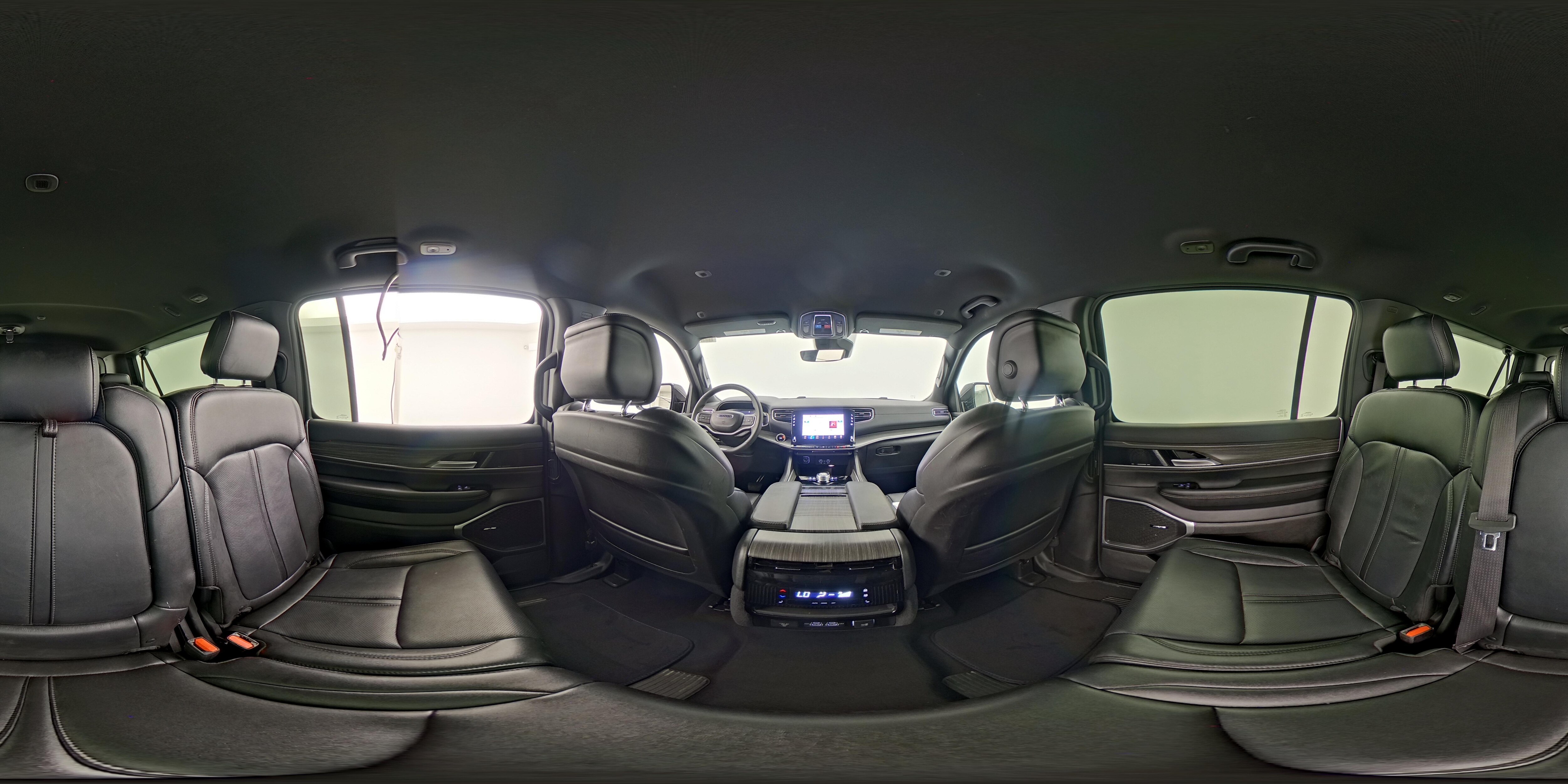 2024 Jeep Wagoneer L Series II - Photo 28
