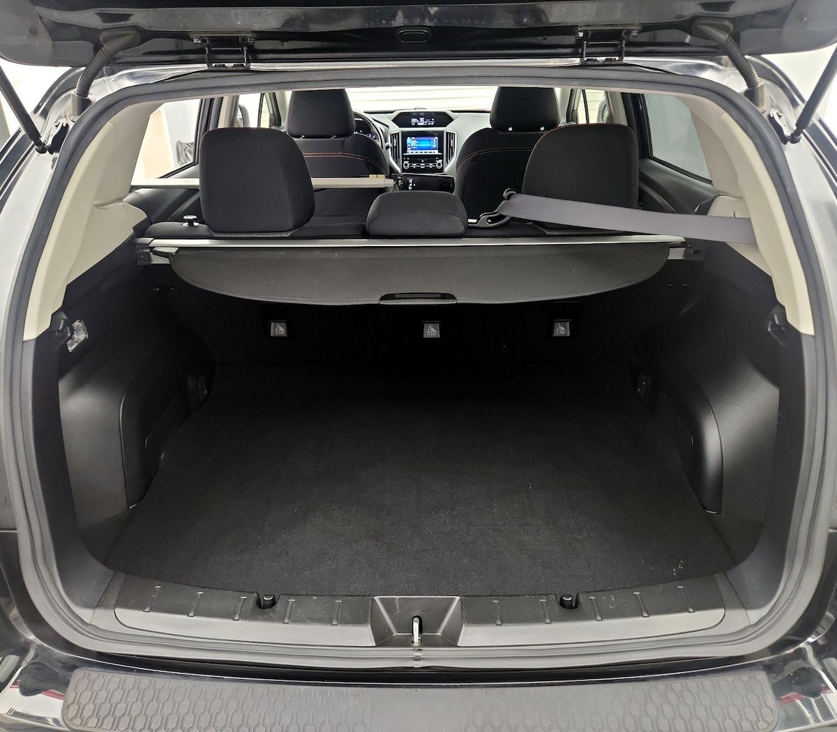Trunk/Cargo (Seats Up)