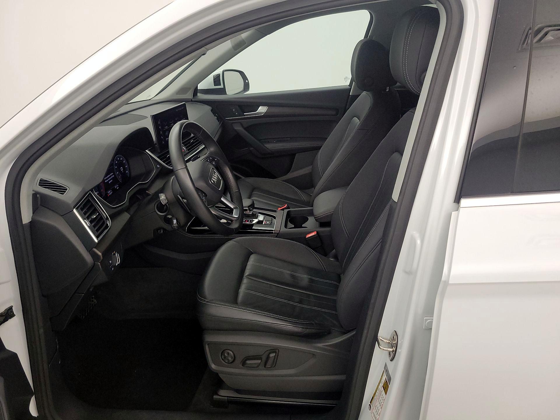 Thumbnail: 2023 Audi Q5 - 11