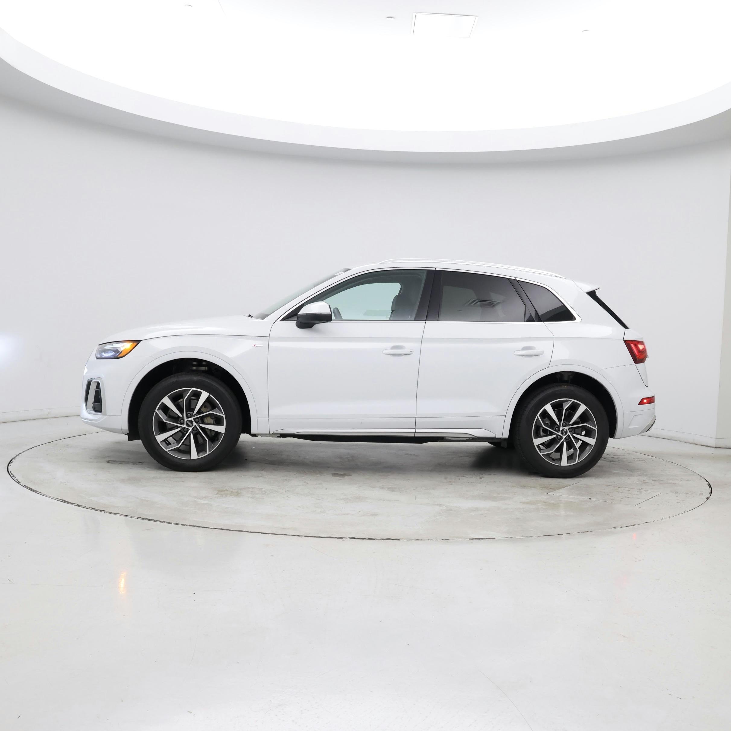Thumbnail: 2023 Audi Q5 - 2