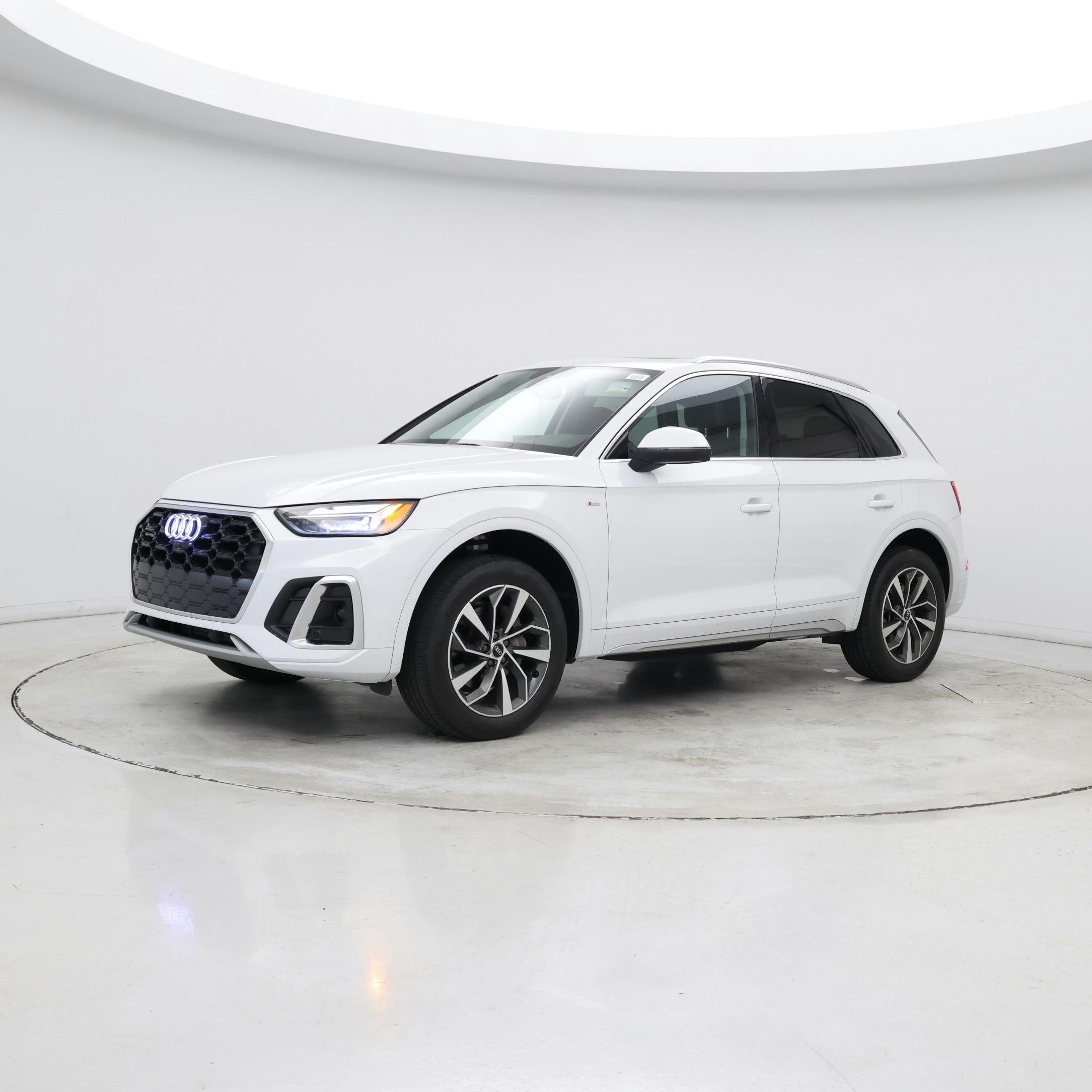 Thumbnail: 2023 Audi Q5 - 3