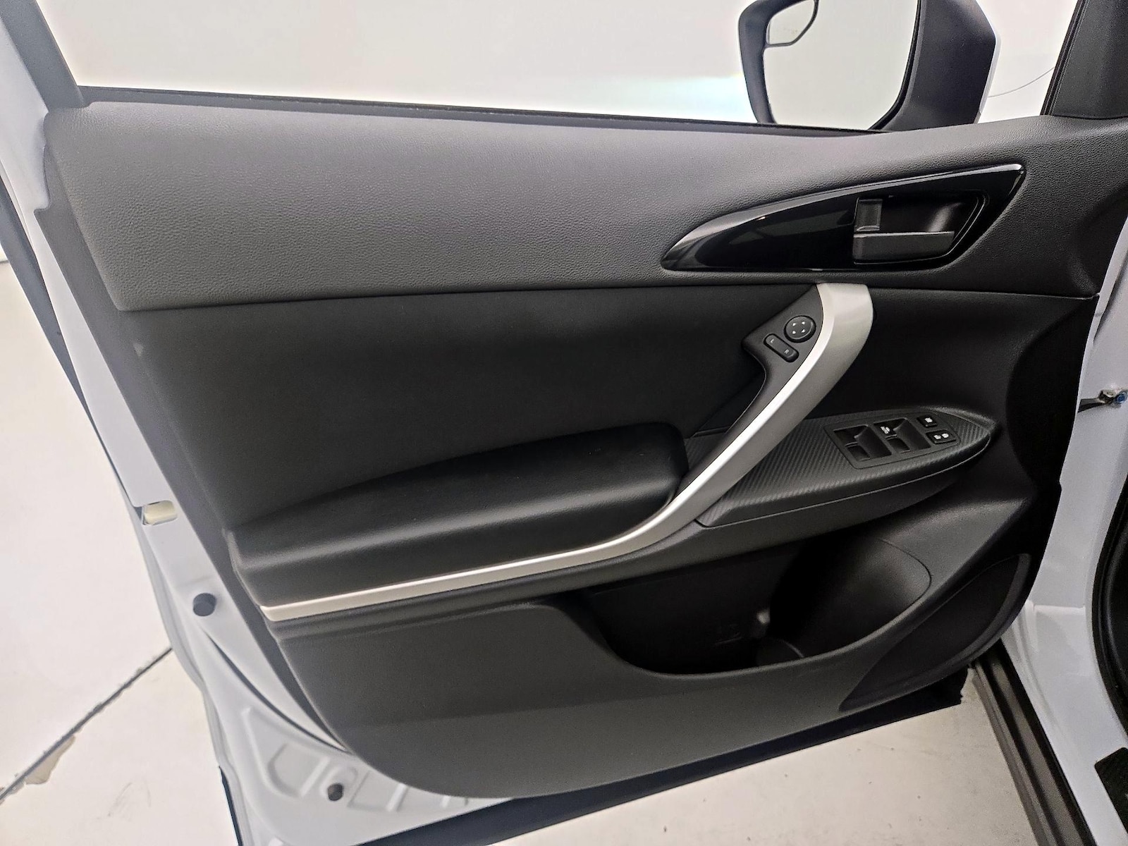 2023 Mitsubishi Eclipse Cross ES - Photo 13