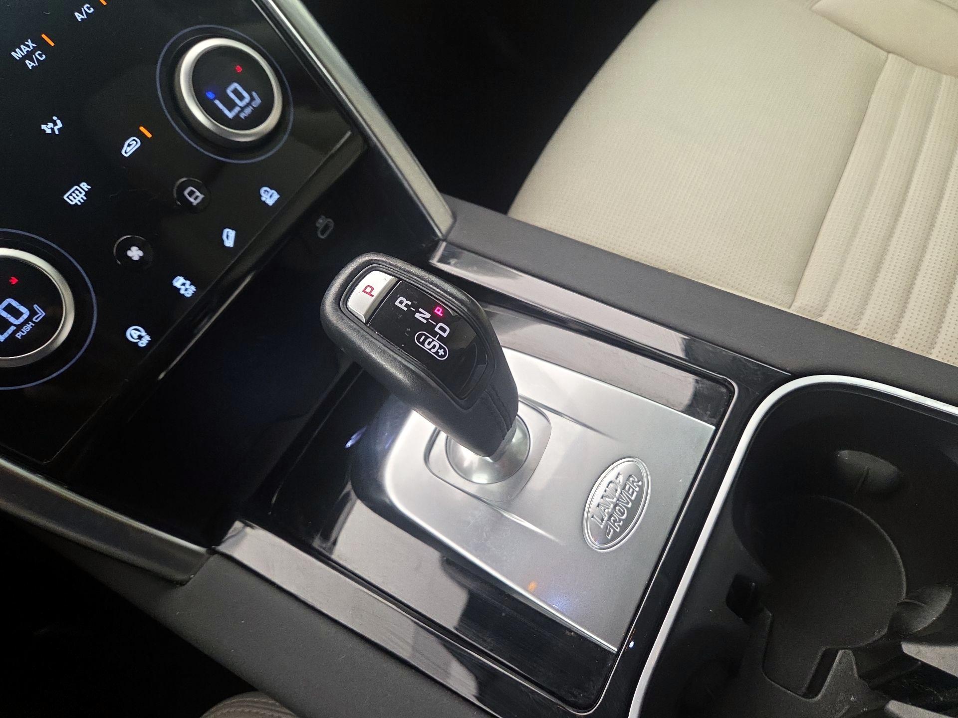 Thumbnail: 2021 Land Rover Discovery Sport - 18