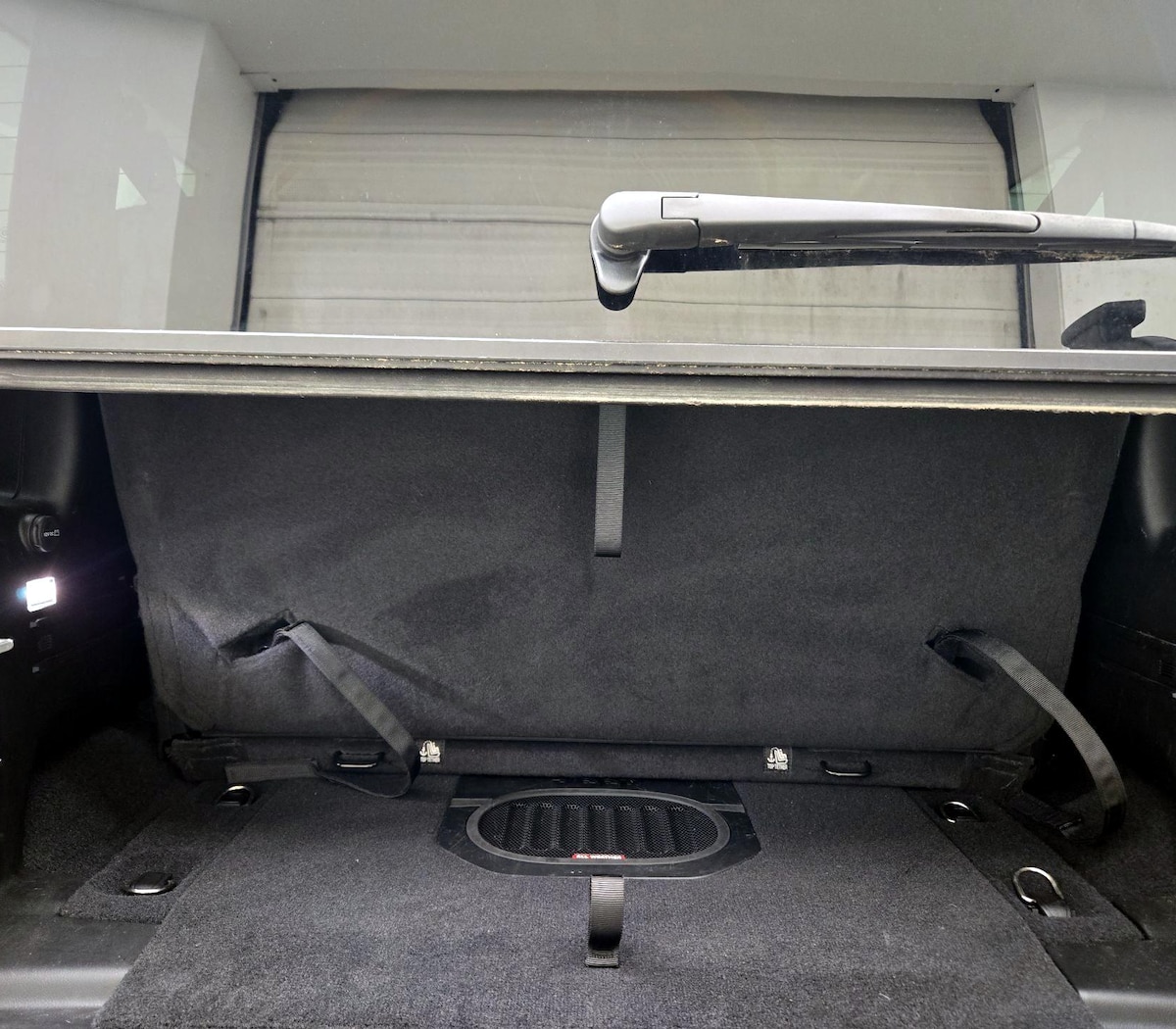 Trunk/Cargo (Seats Up)