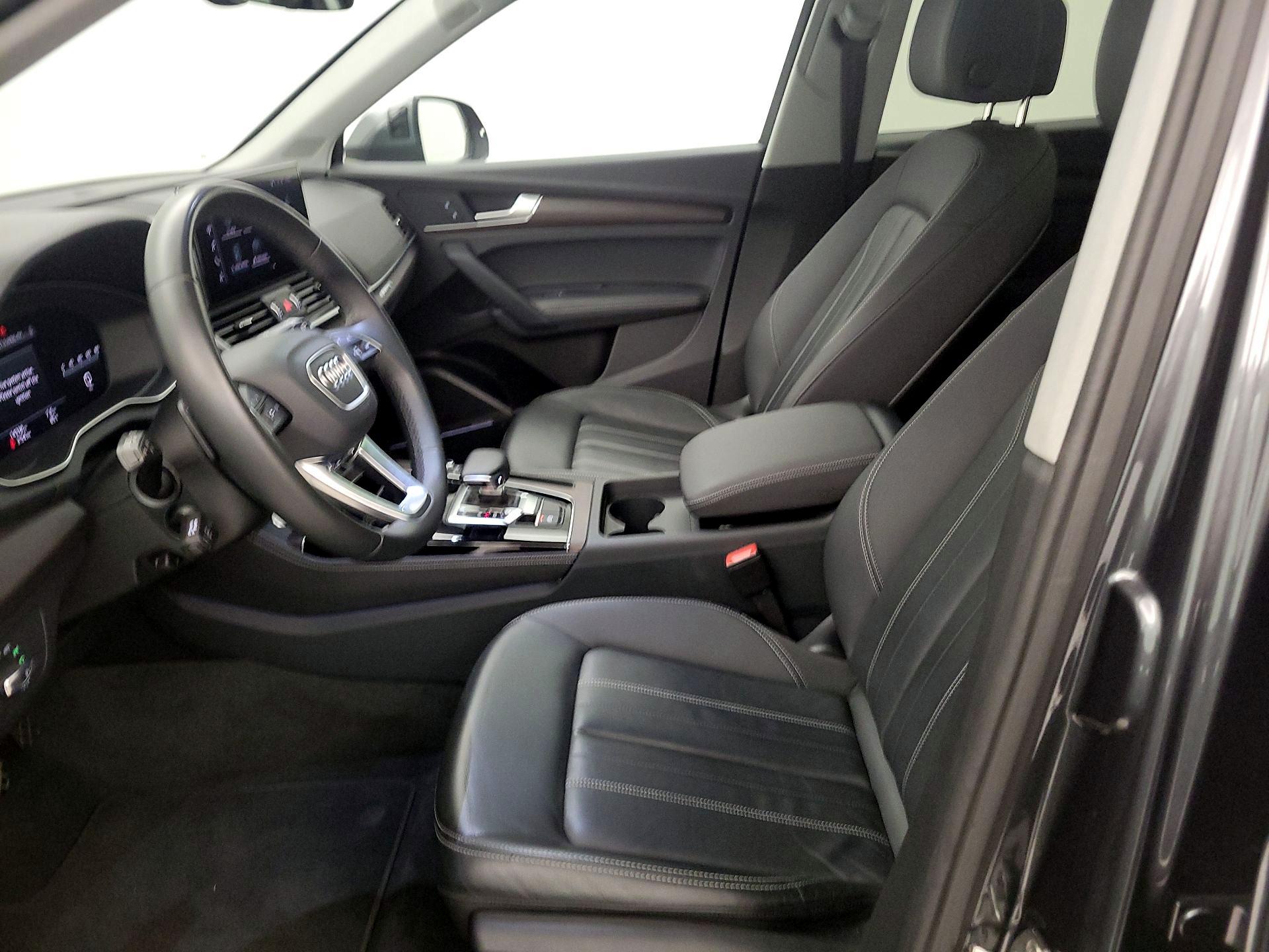 Thumbnail: 2023 Audi Q5 - 11