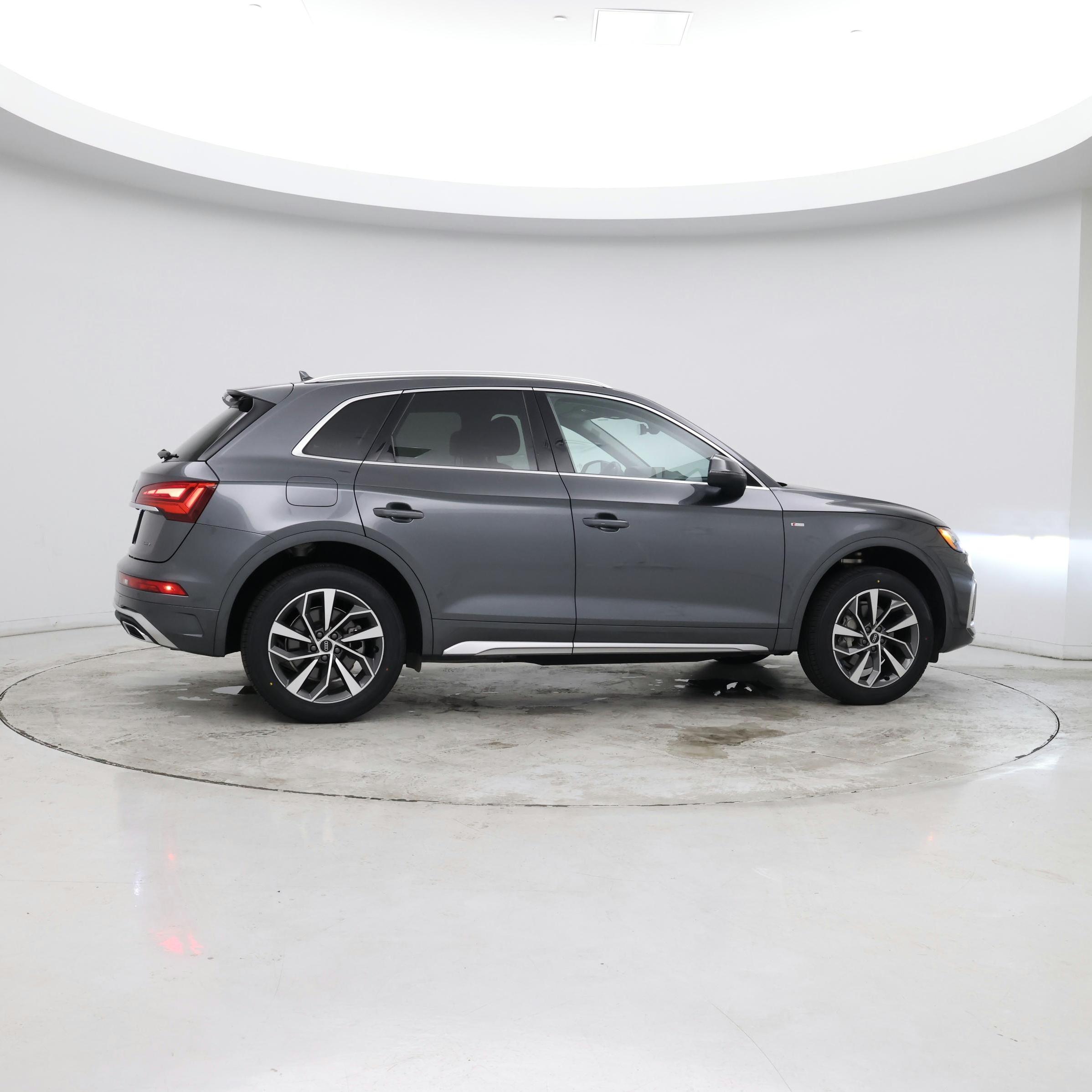 Thumbnail: 2023 Audi Q5 - 8