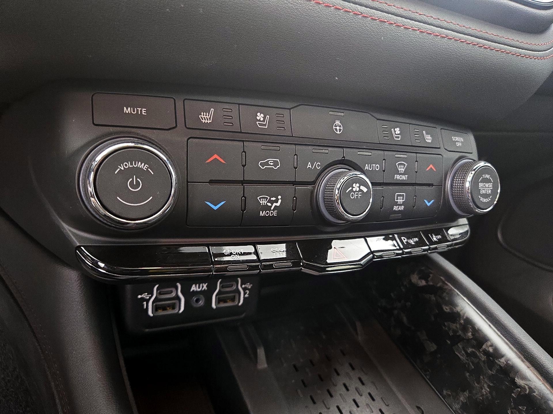 Thumbnail: 2025 Dodge Durango - 17