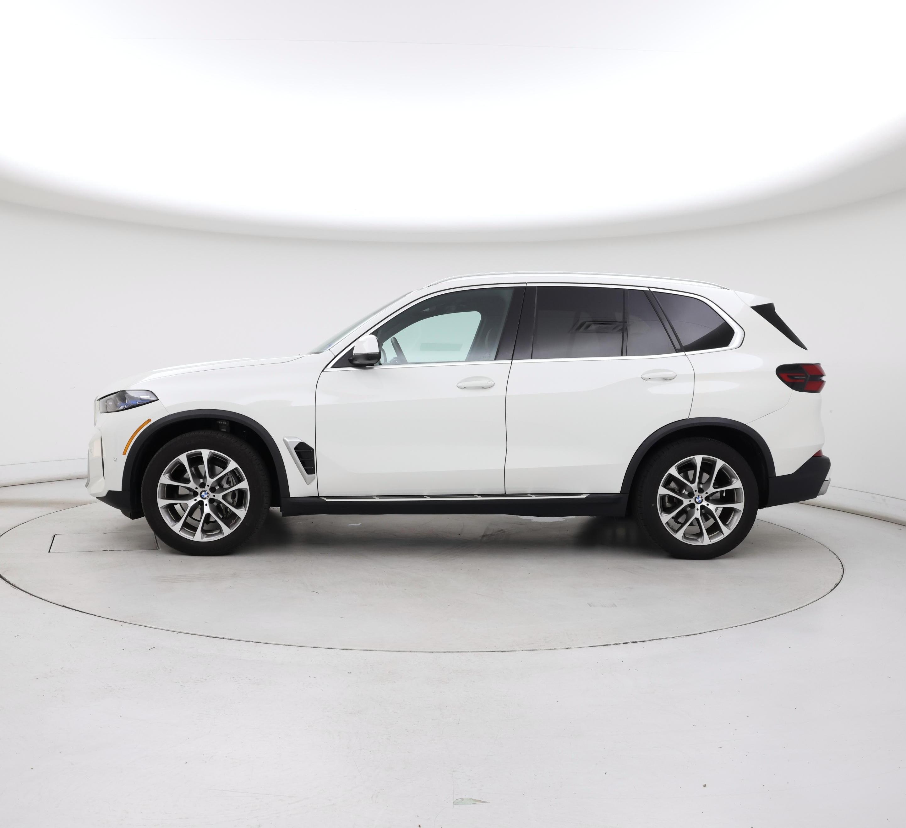 Thumbnail: 2026 BMW X5 - 3