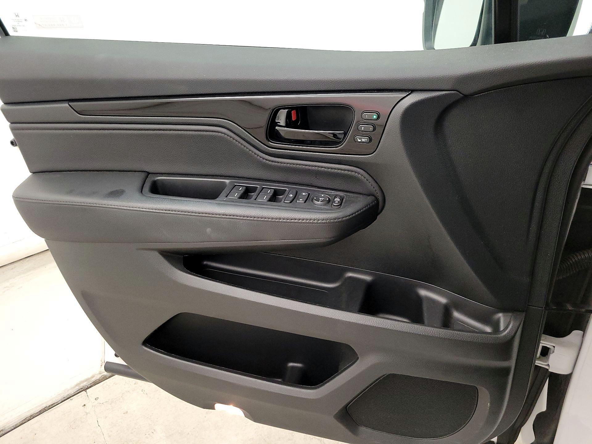 Thumbnail: 2023 Honda Odyssey - 12
