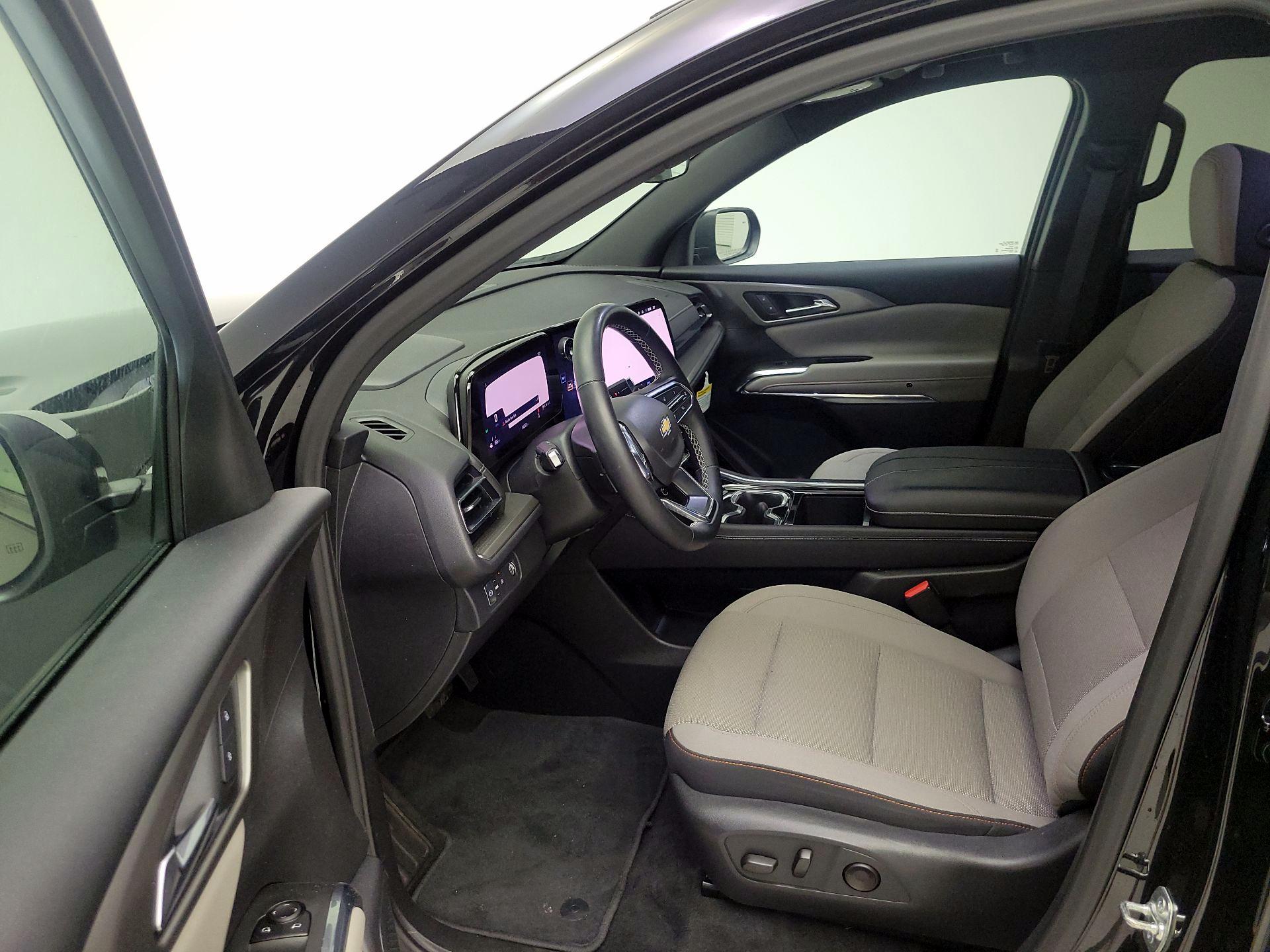 Thumbnail: 2025 Chevrolet Traverse - 11