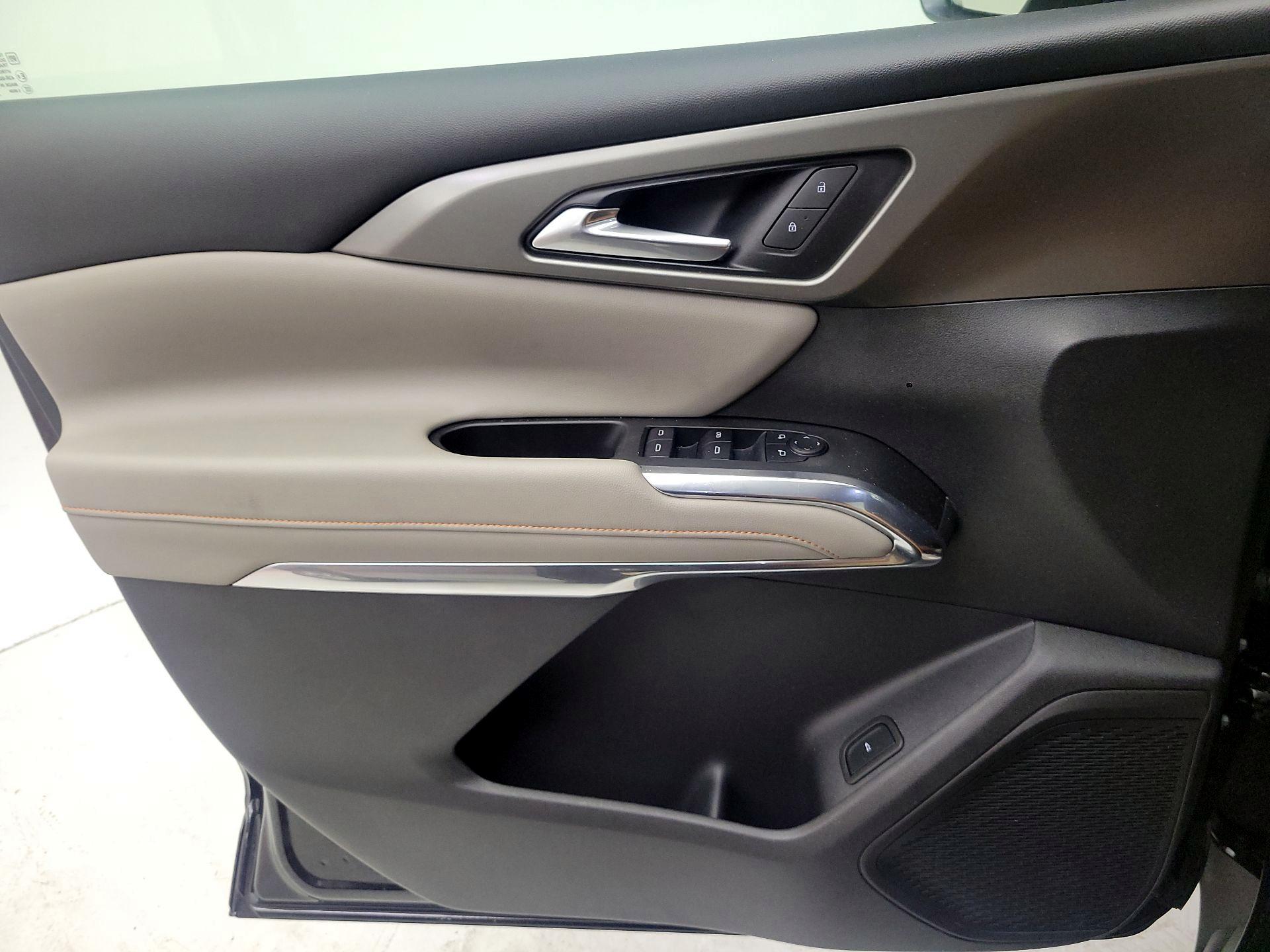 Thumbnail: 2025 Chevrolet Traverse - 12