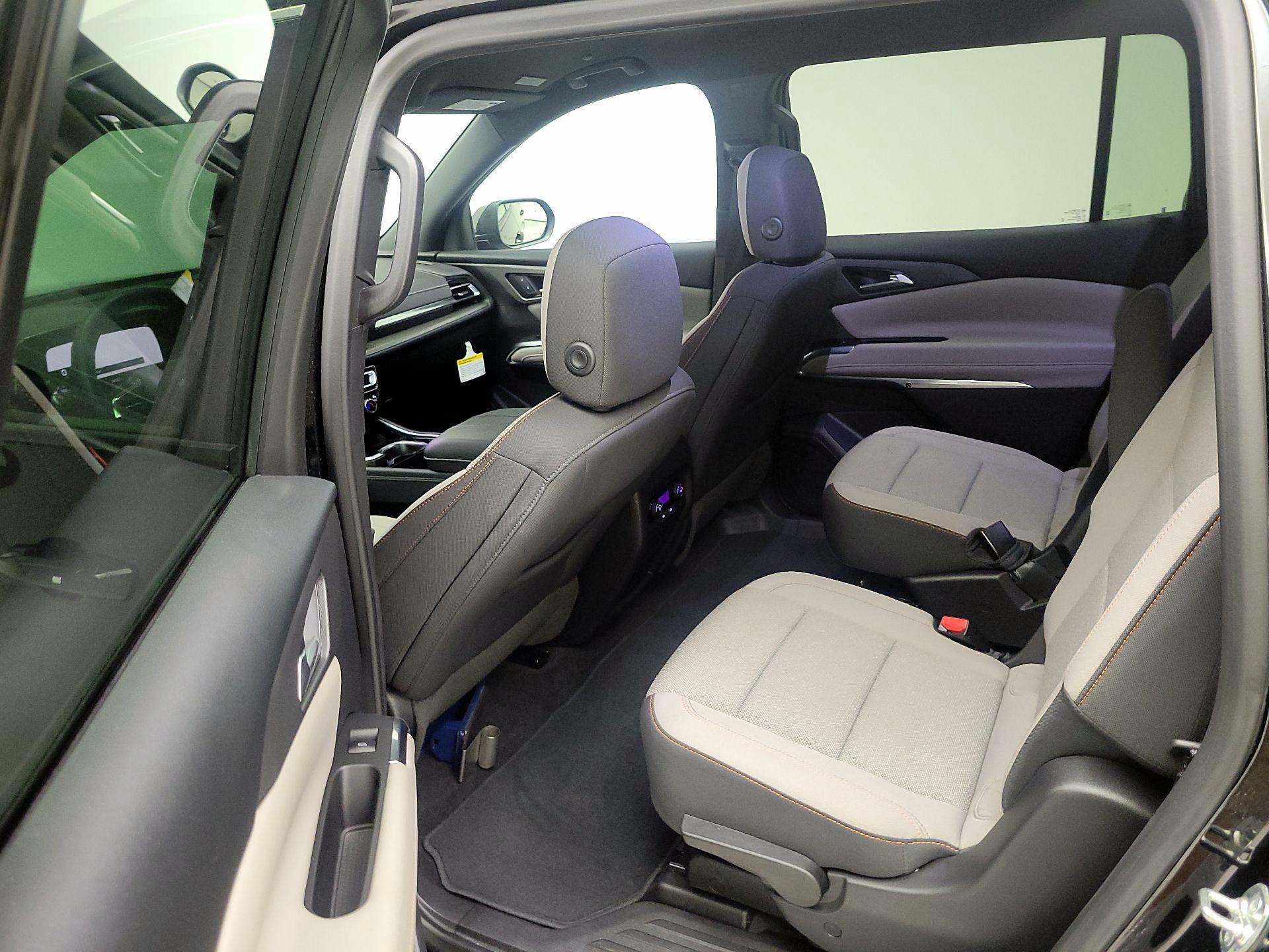 Thumbnail: 2025 Chevrolet Traverse - 20