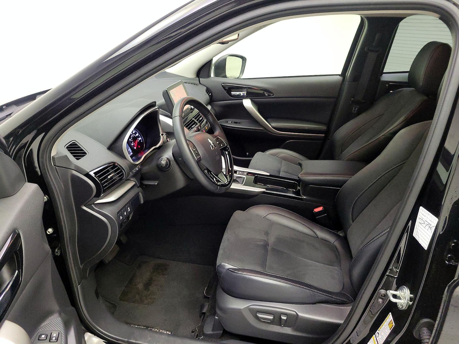 2025 Mitsubishi Eclipse Cross SE - Photo 12