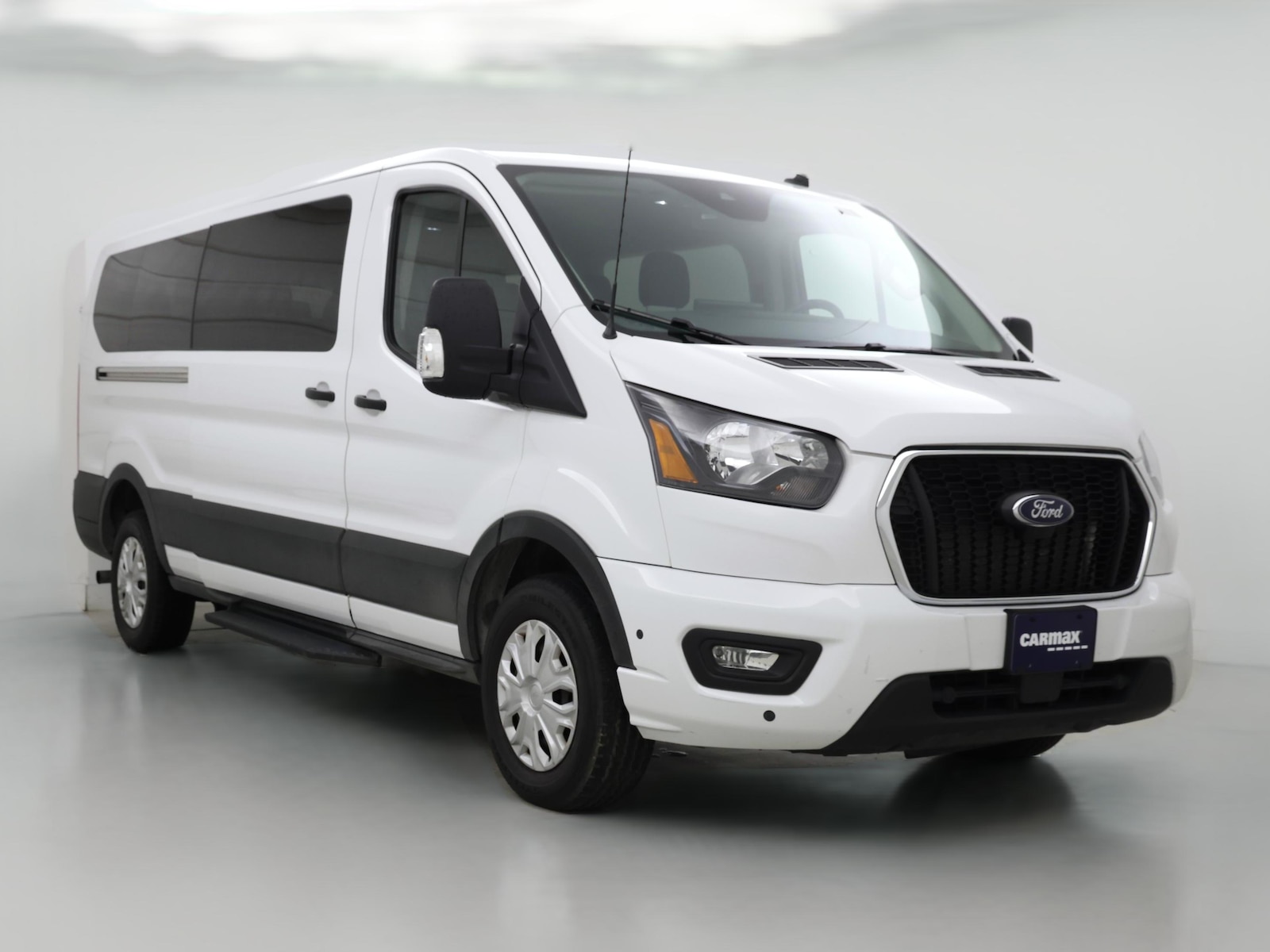 2025 Ford Transit Passenger Van XL - Photo 1