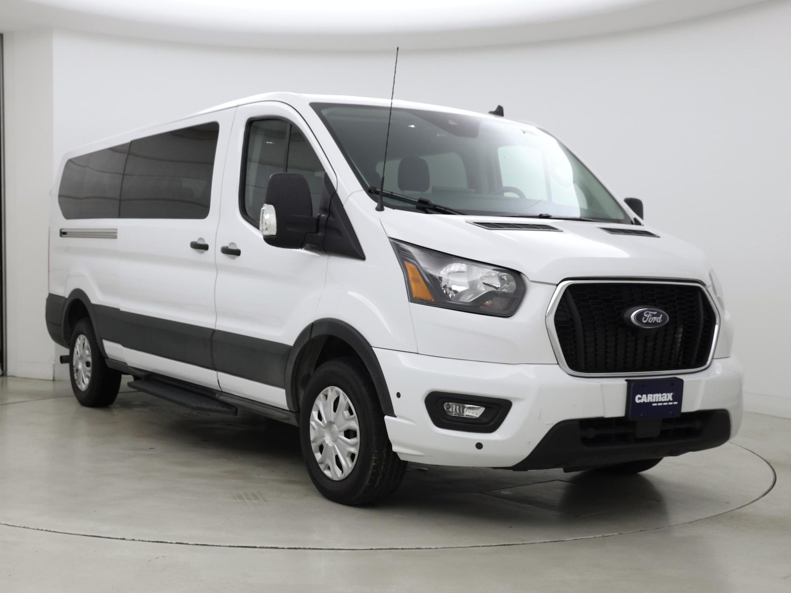 2025 Ford Transit Passenger Van XL - Photo 2