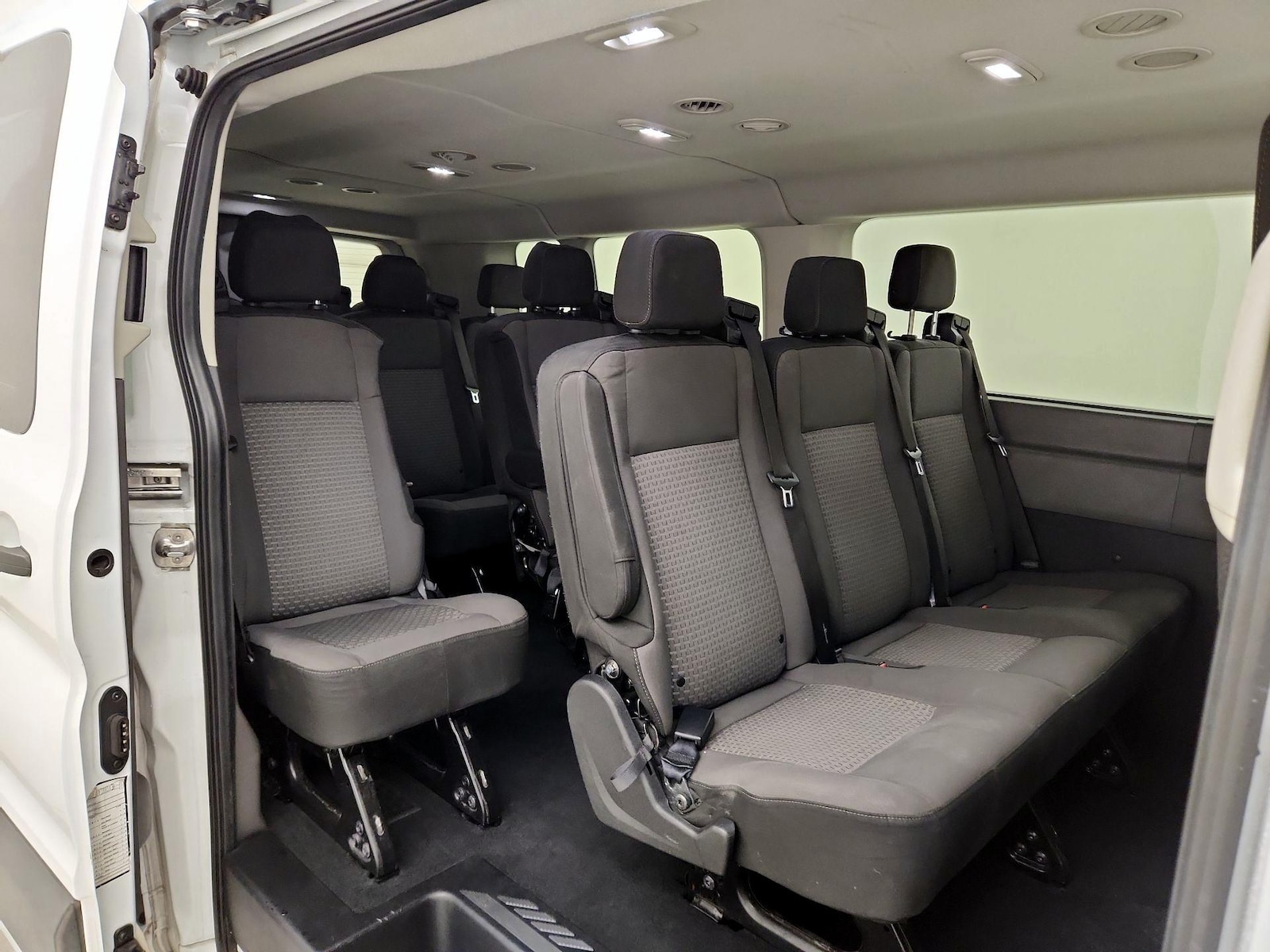 2025 Ford Transit Passenger Van XL - Photo 21