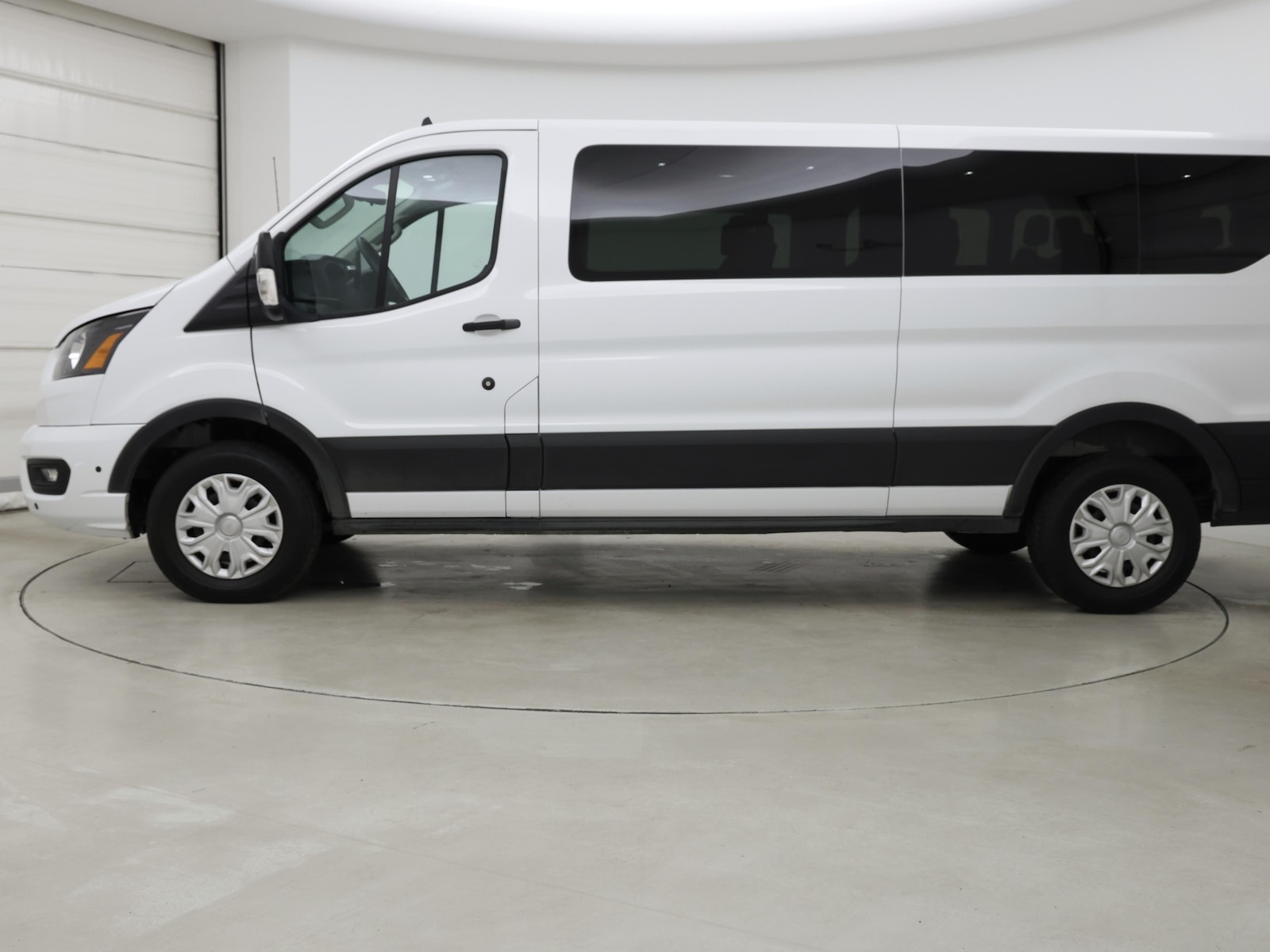 2025 Ford Transit Passenger Van XL - Photo 4