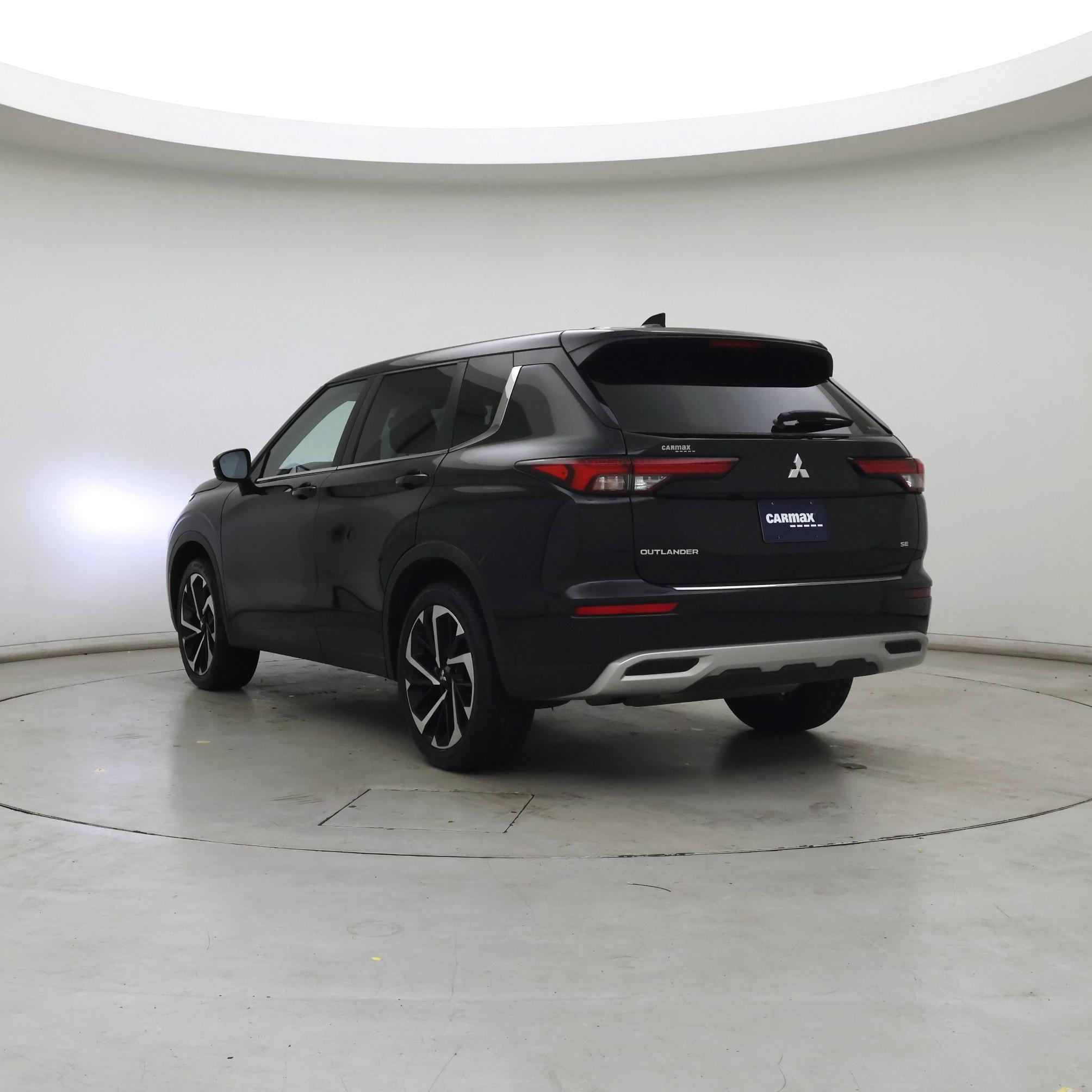 Thumbnail: 2022 Mitsubishi Outlander - 2