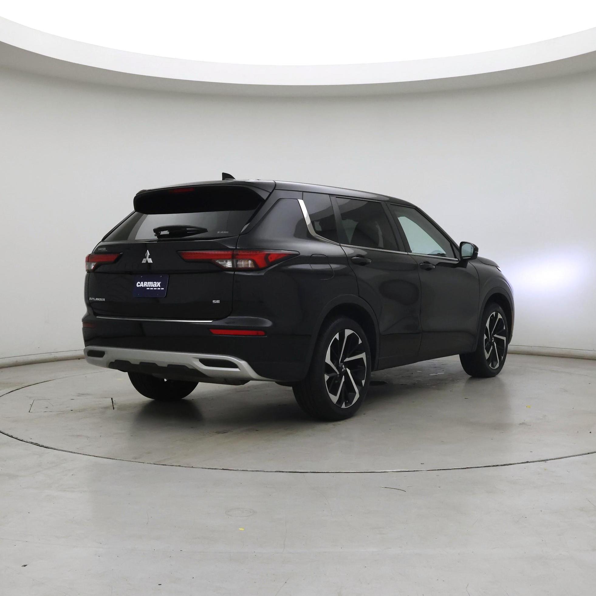 Thumbnail: 2022 Mitsubishi Outlander - 8