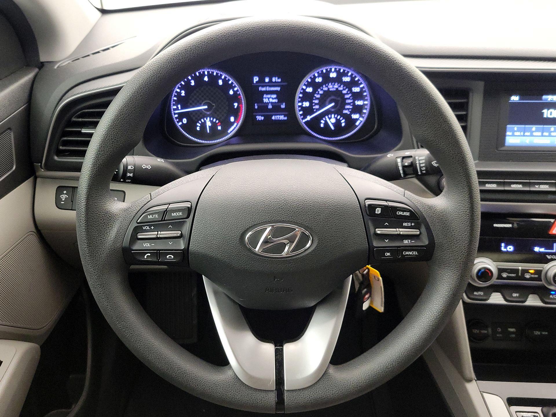 Thumbnail: 2020 Hyundai Elantra - 10