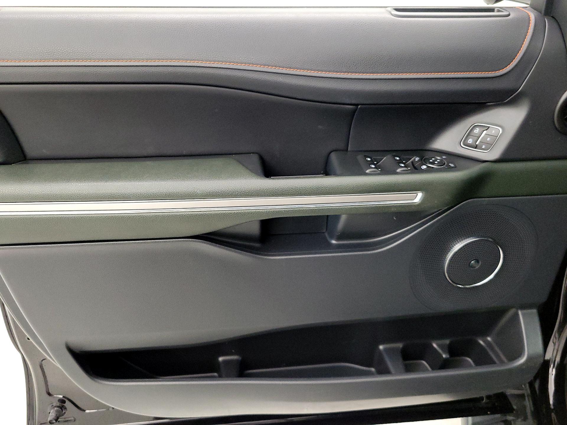 Thumbnail: 2022 Ford Expedition - 12