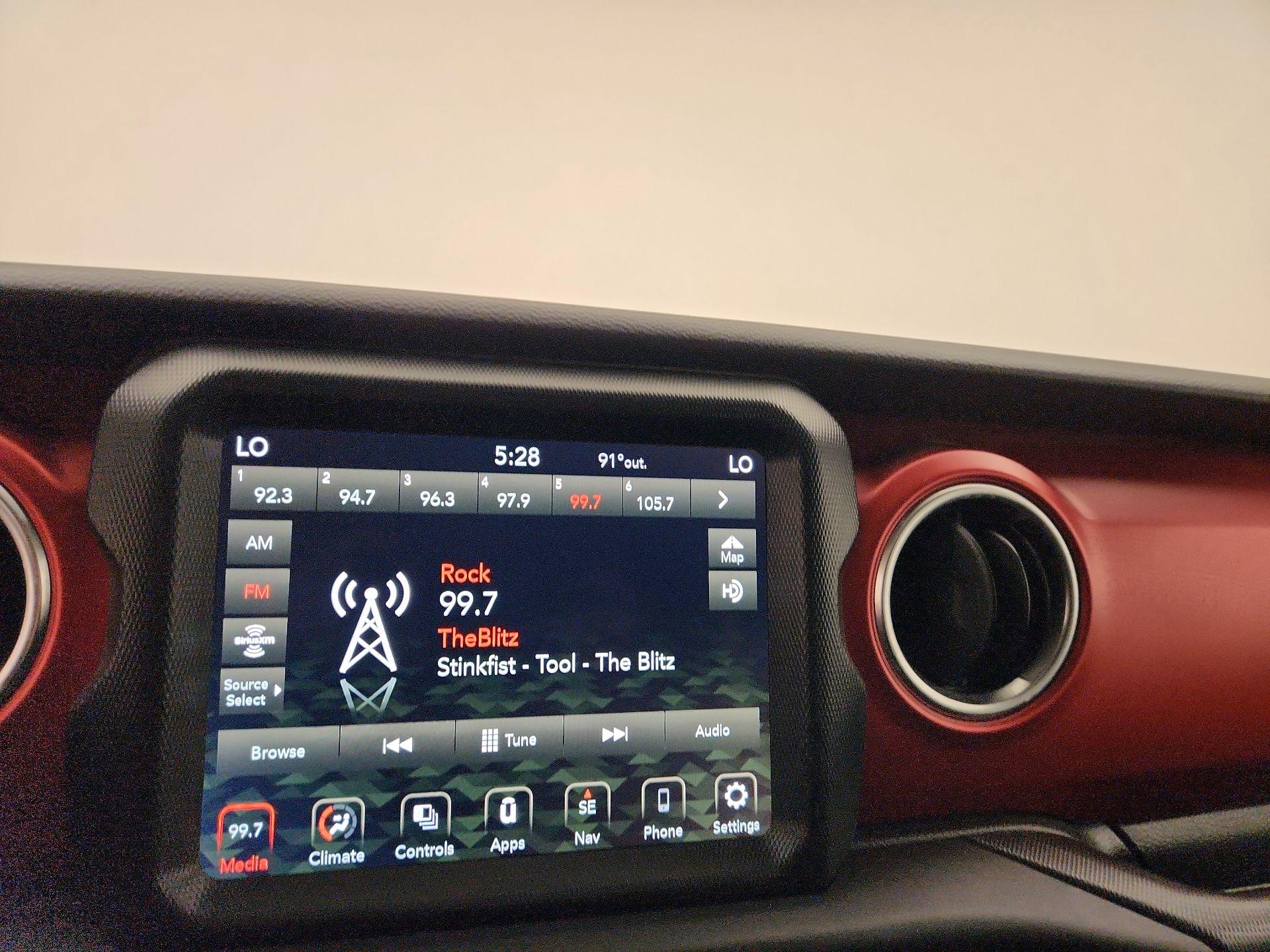 Thumbnail: 2022 Jeep Wrangler - 16