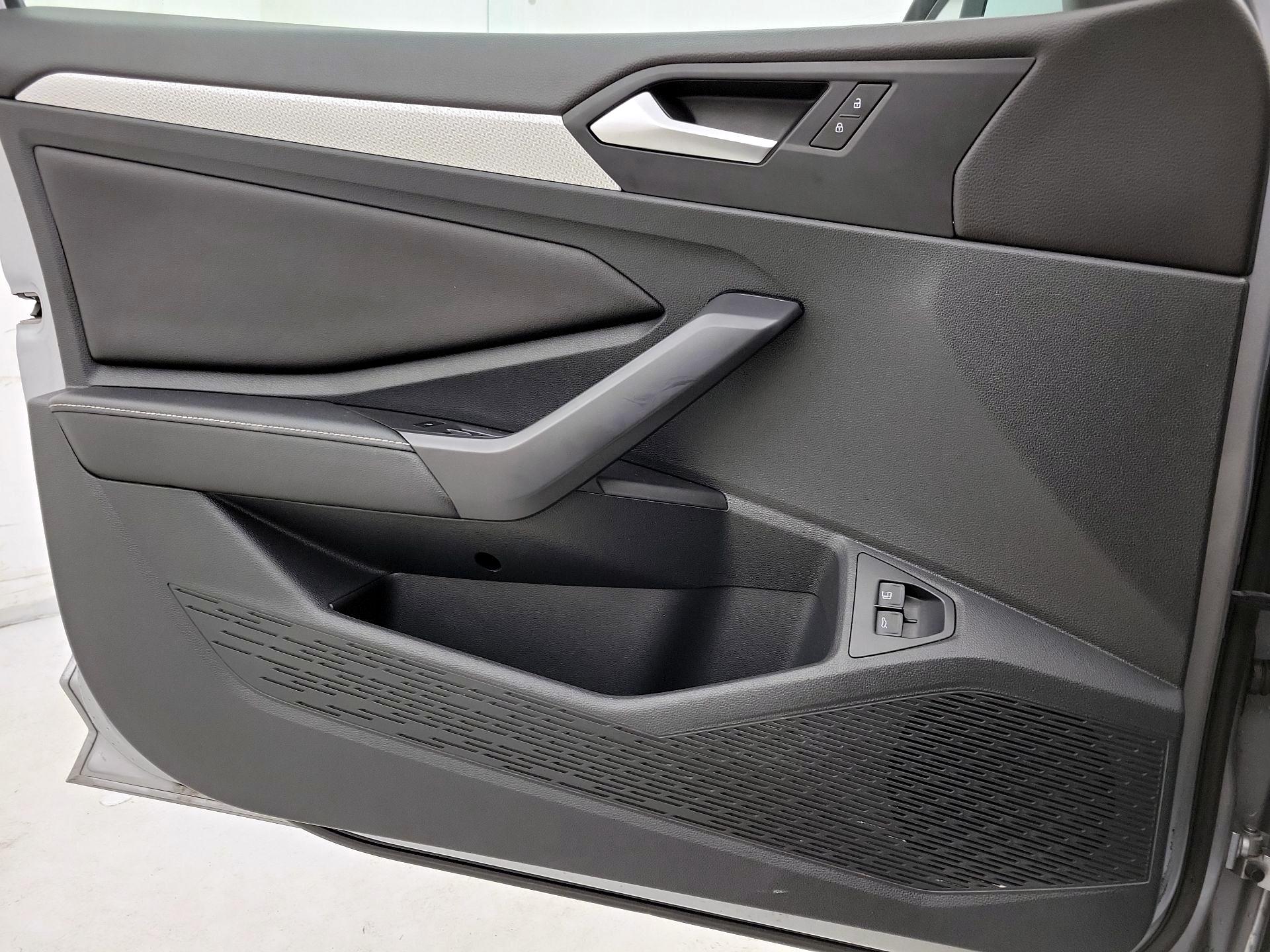 Thumbnail: 2024 Volkswagen Jetta - 12