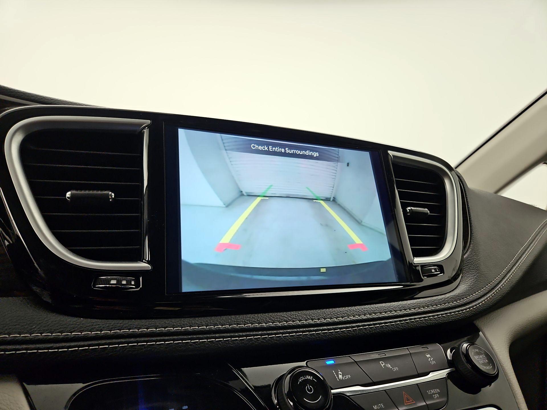 Thumbnail: 2023 Chrysler Pacifica - 15