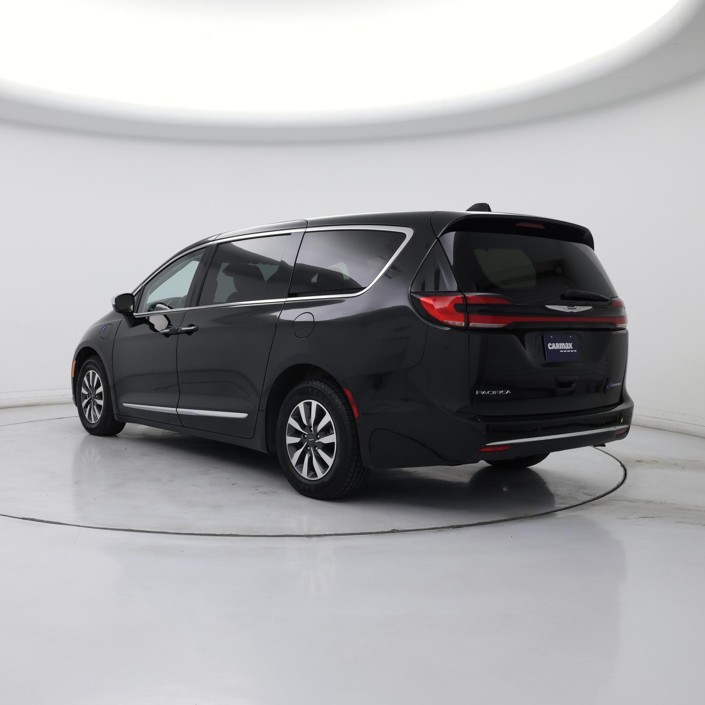 Thumbnail: 2023 Chrysler Pacifica - 2