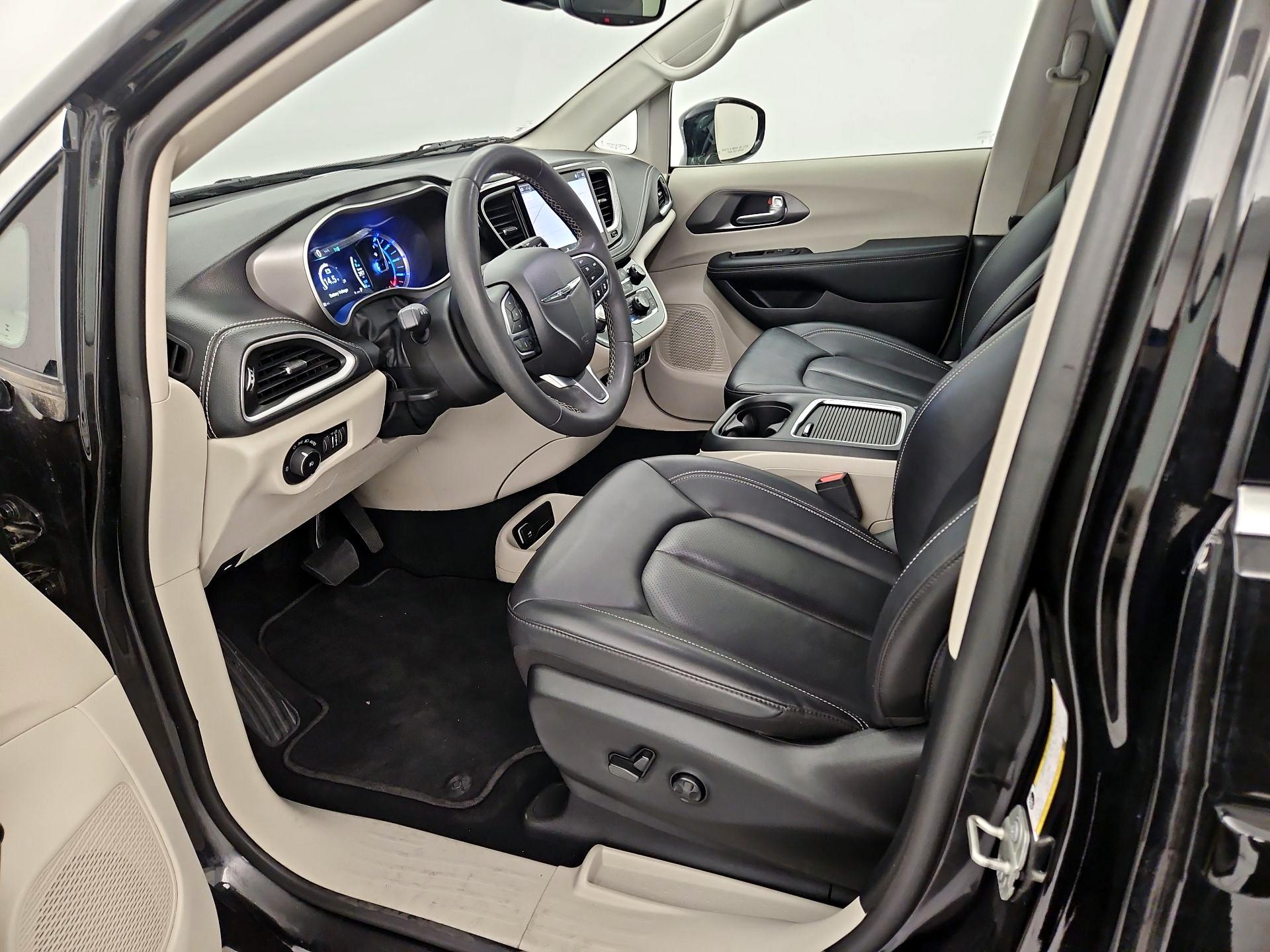 Thumbnail: 2024 Chrysler Pacifica - 11