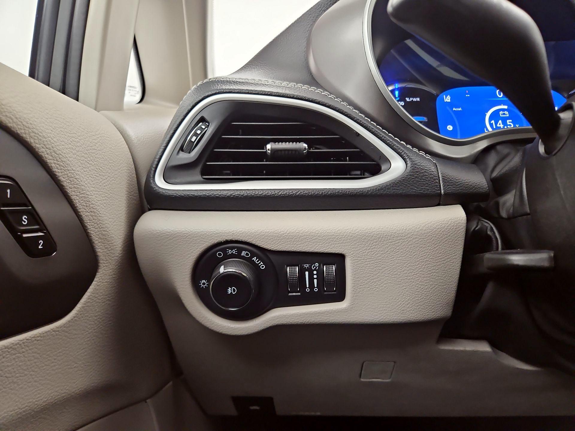 Thumbnail: 2024 Chrysler Pacifica - 13