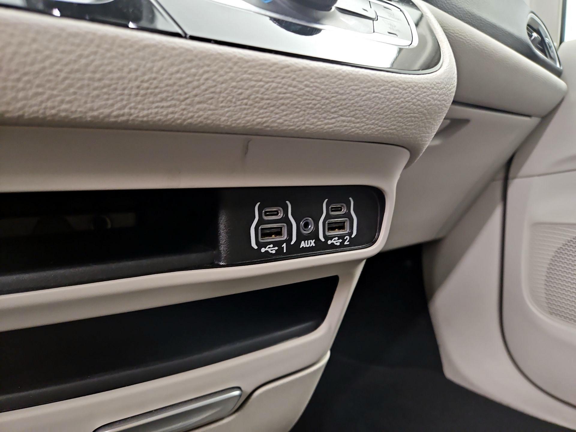 Thumbnail: 2024 Chrysler Pacifica - 19