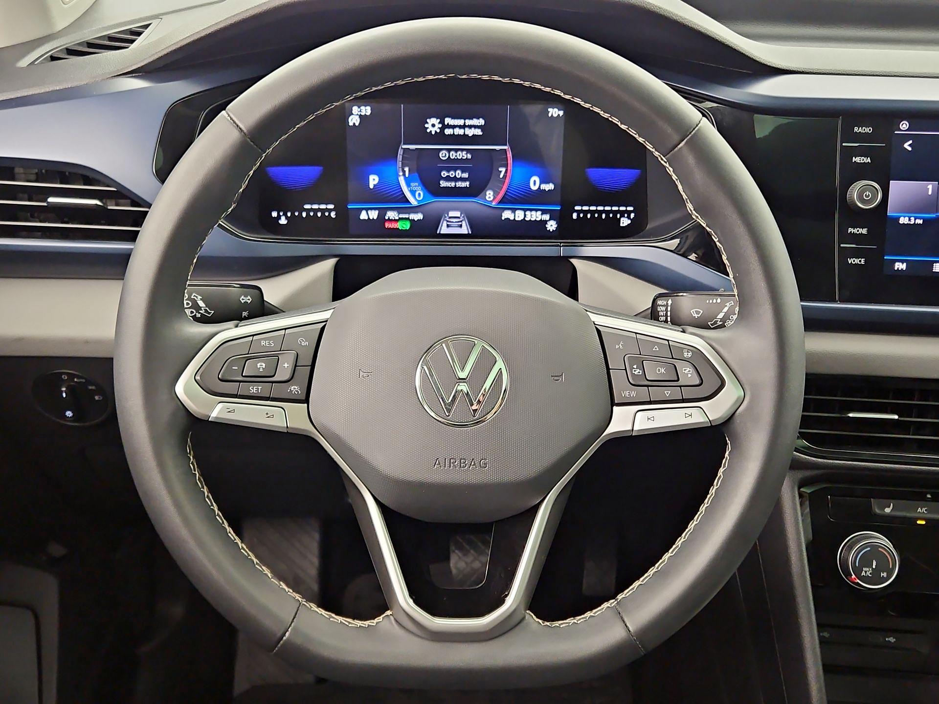 Thumbnail: 2023 Volkswagen Taos - 10