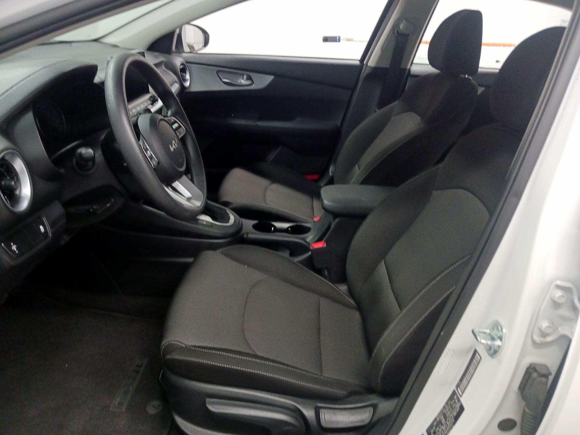 Thumbnail: 2023 Kia Forte - 9