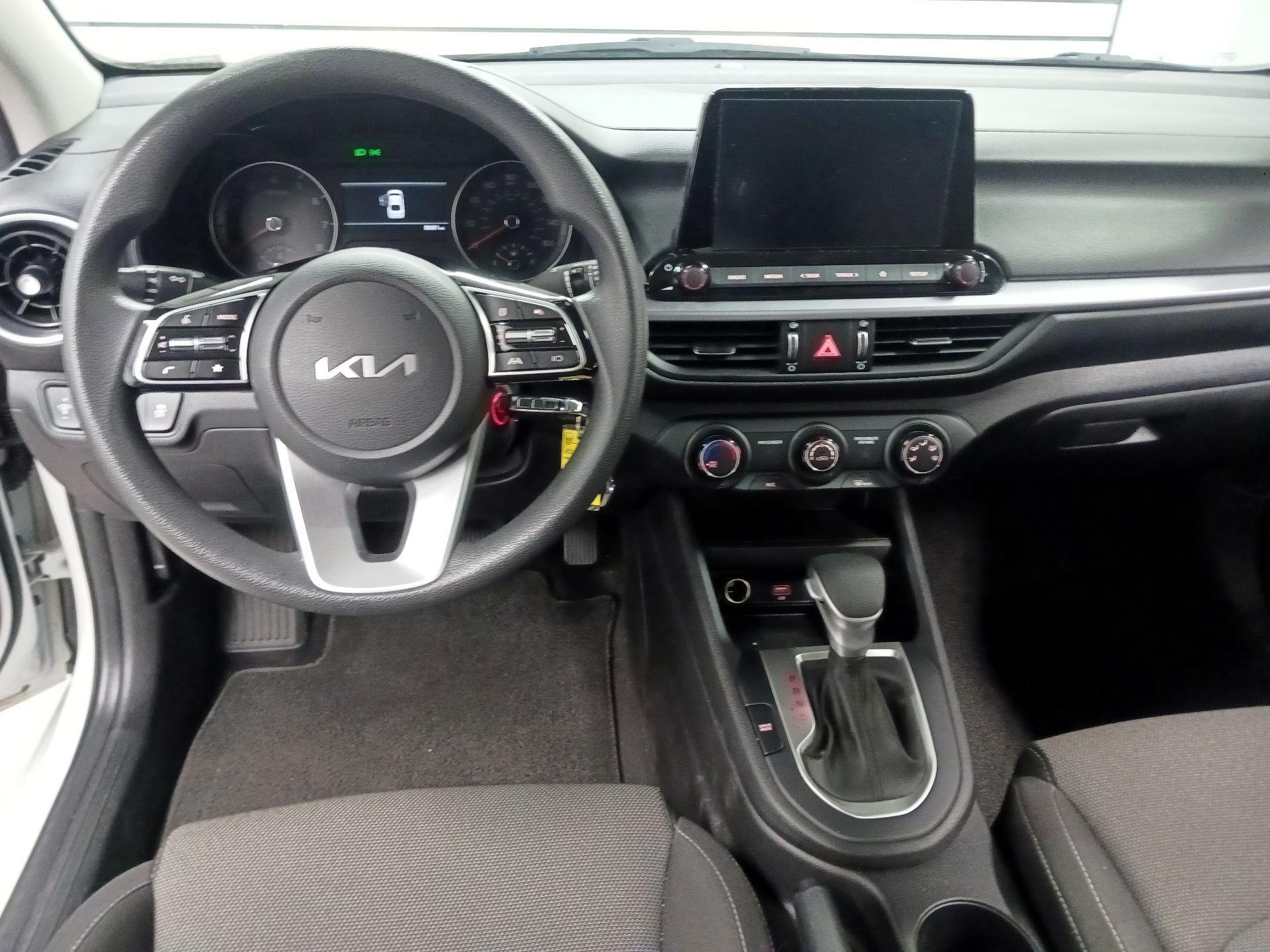 Thumbnail: 2023 Kia Forte - 8