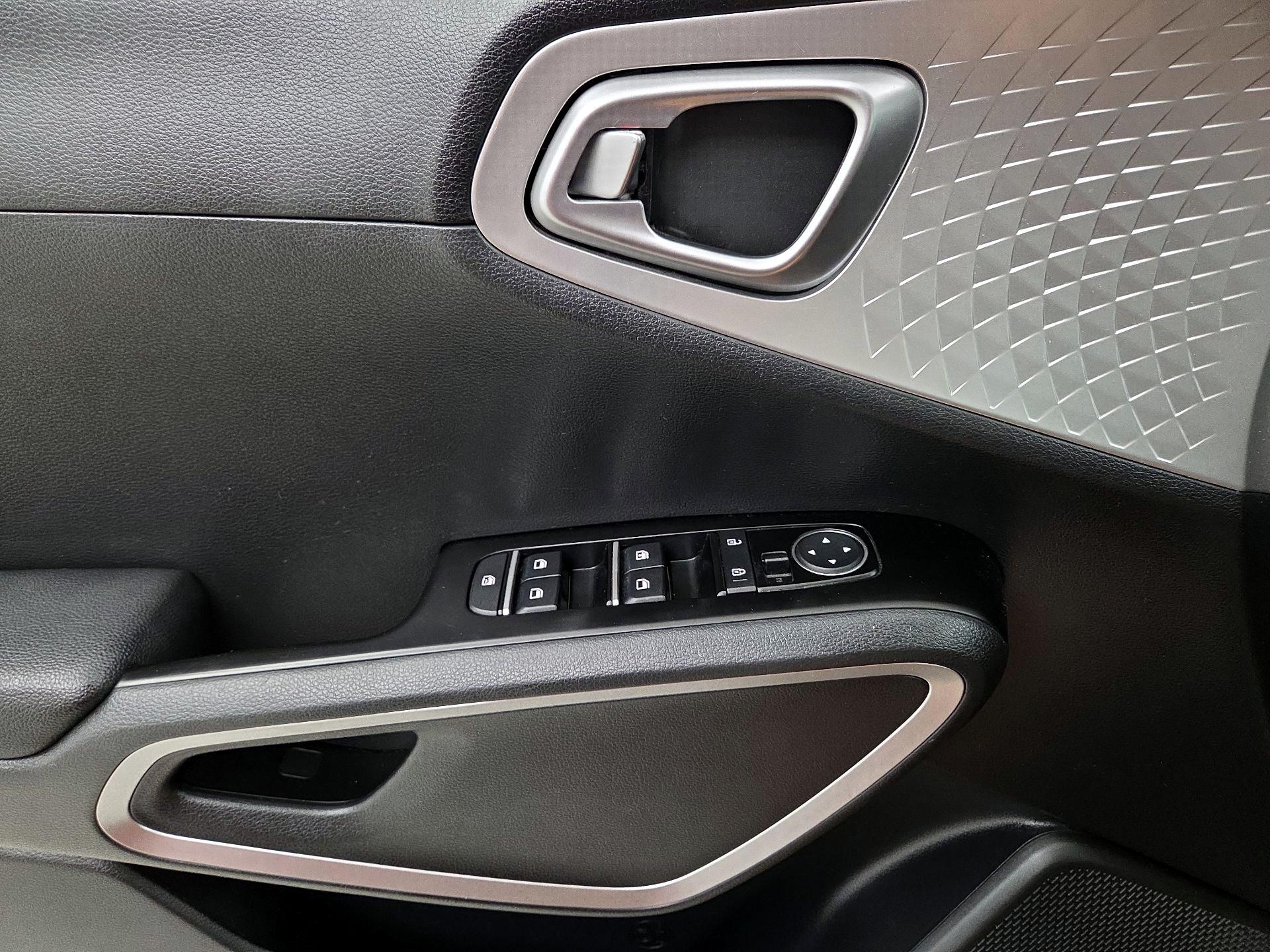 Thumbnail: 2022 Kia Soul - 12
