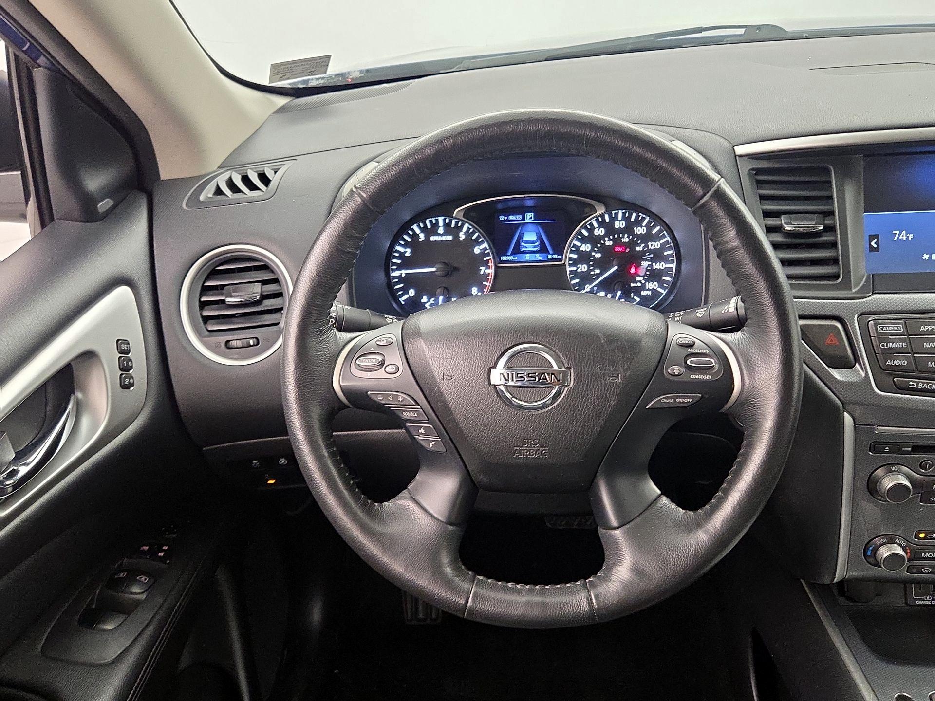 Thumbnail: 2020 Nissan Pathfinder - 10