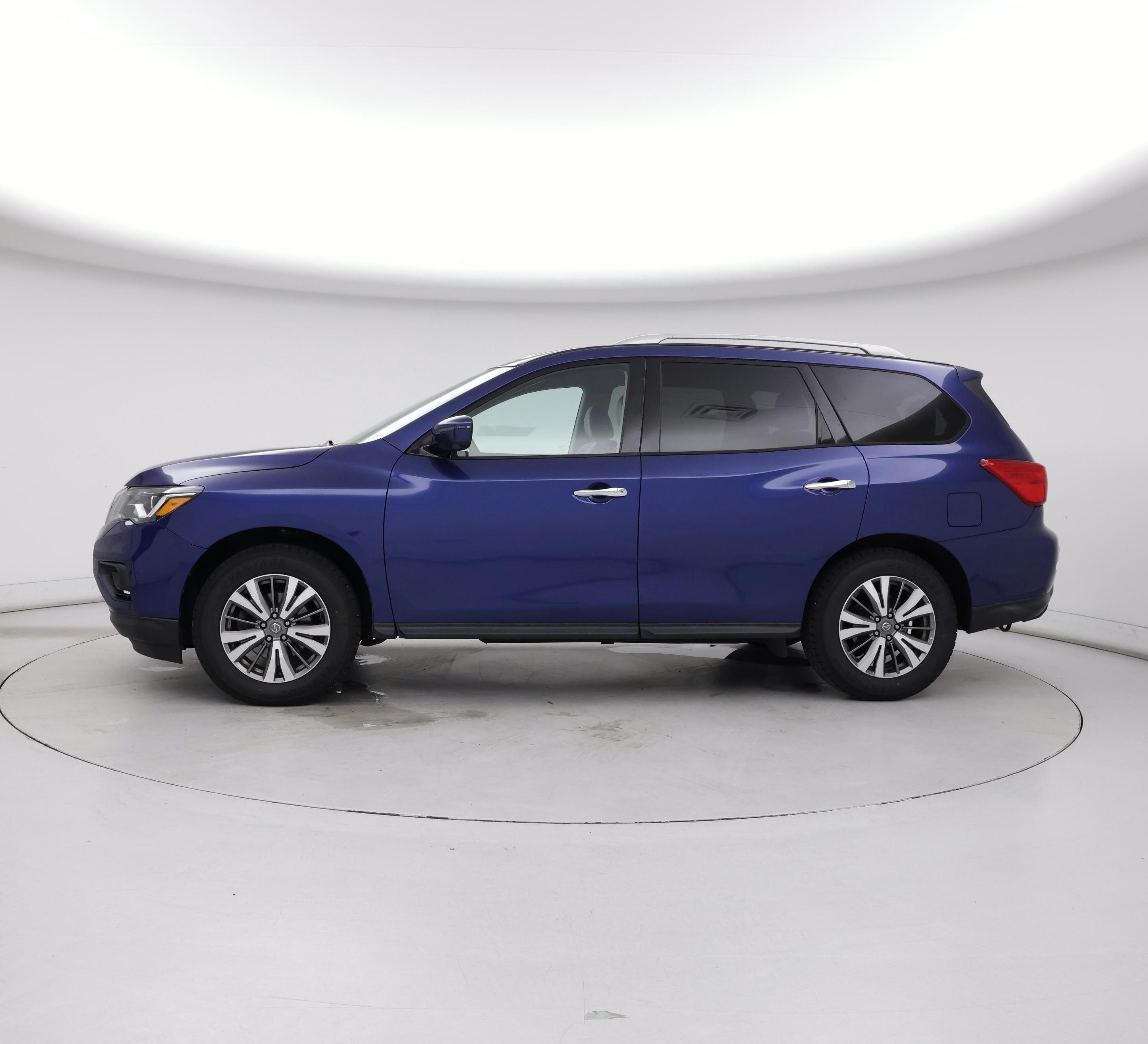 Thumbnail: 2020 Nissan Pathfinder - 3