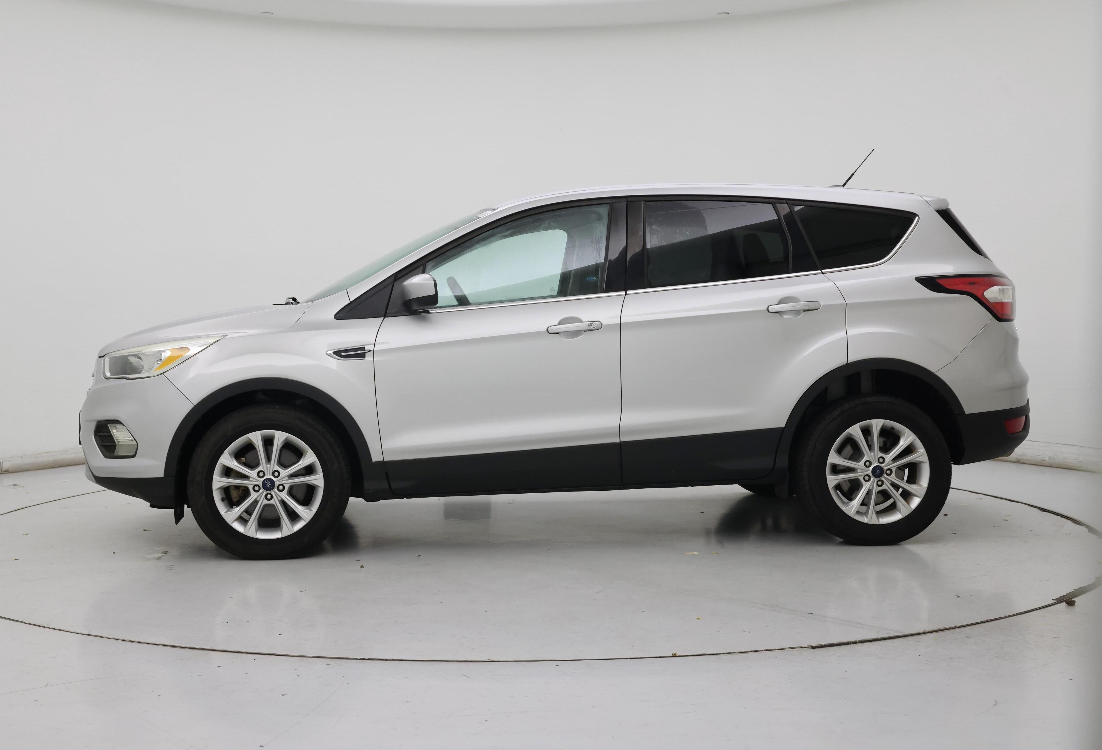 Thumbnail: 2017 Ford Escape - 3