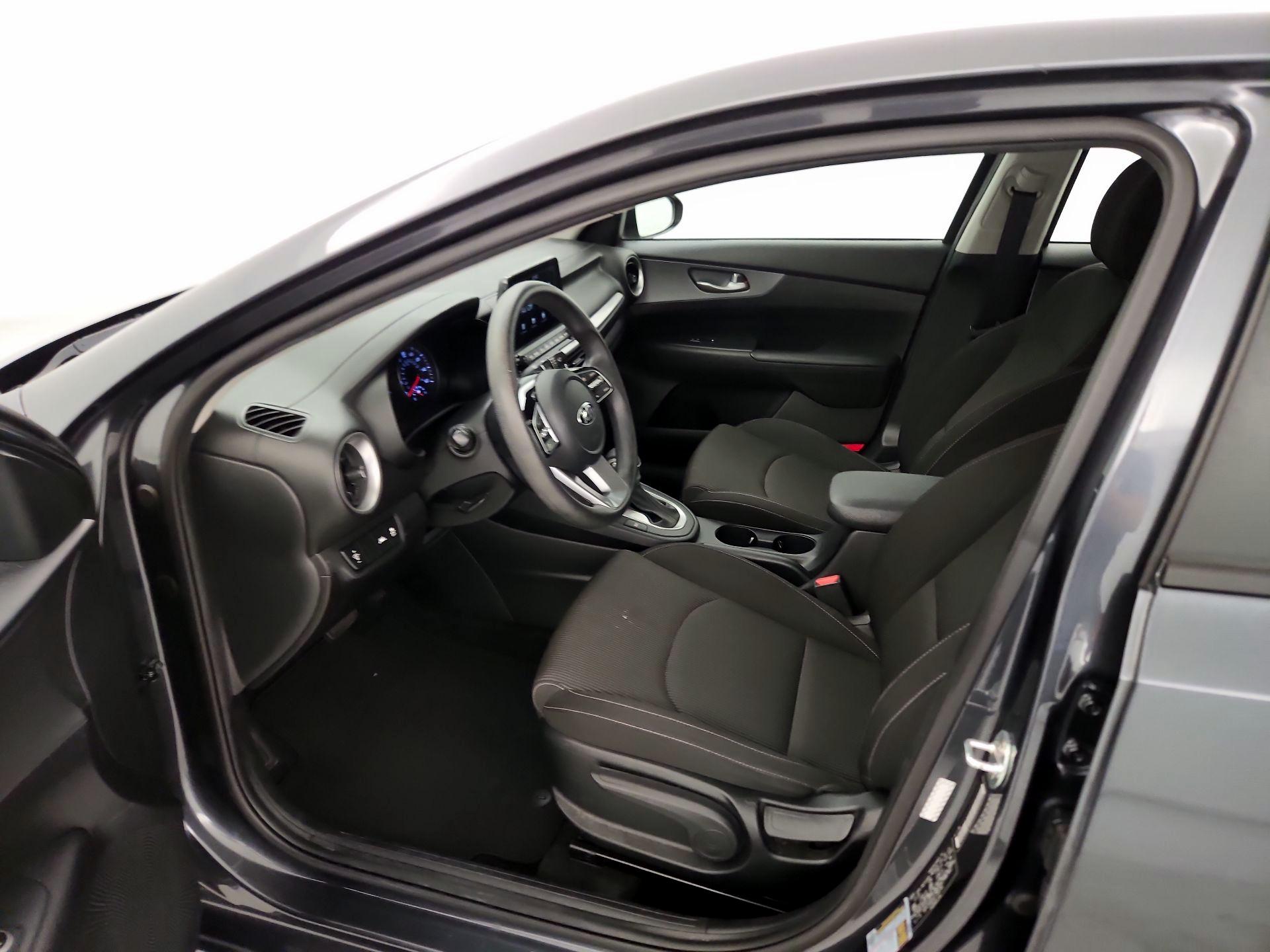 Thumbnail: 2020 Kia Forte - 11