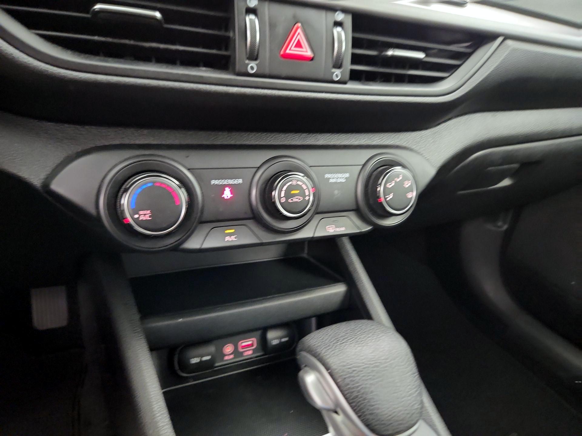 Thumbnail: 2020 Kia Forte - 14