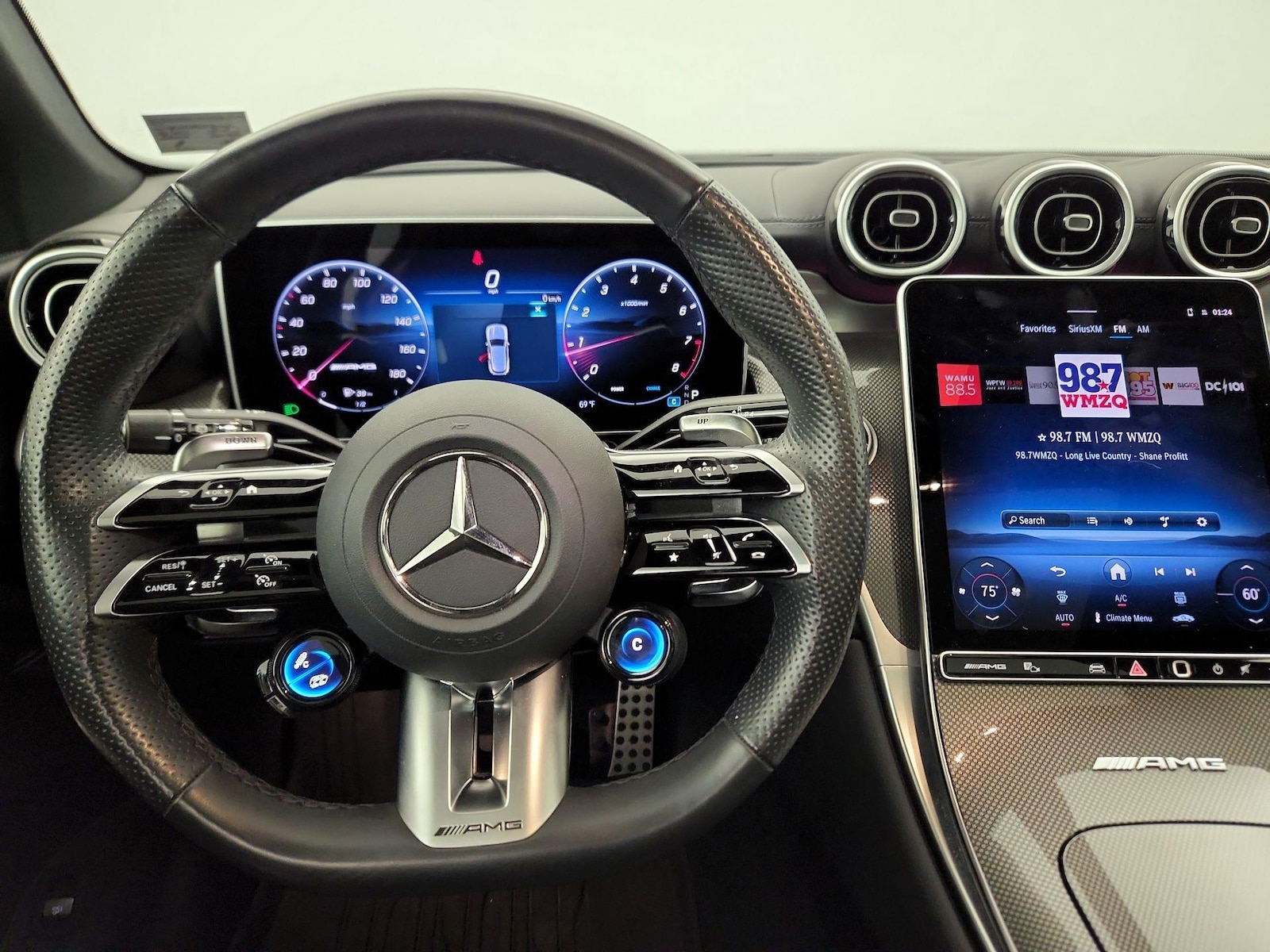 2025 Mercedes-Benz GLC AMG GLC43 - Photo 11