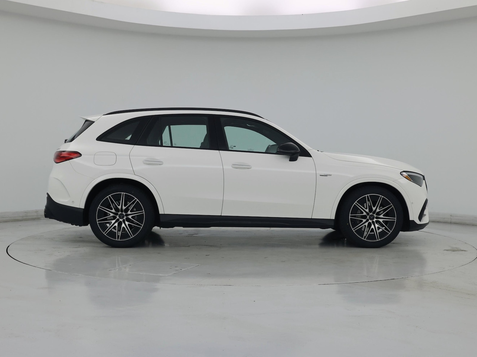 2025 Mercedes-Benz GLC AMG GLC43 - Photo 8