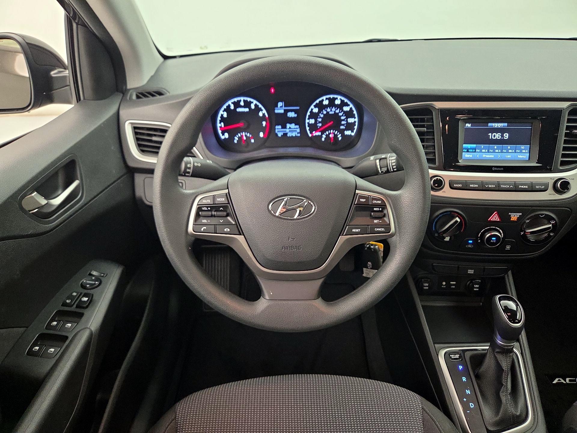 Thumbnail: 2022 Hyundai Accent - 10