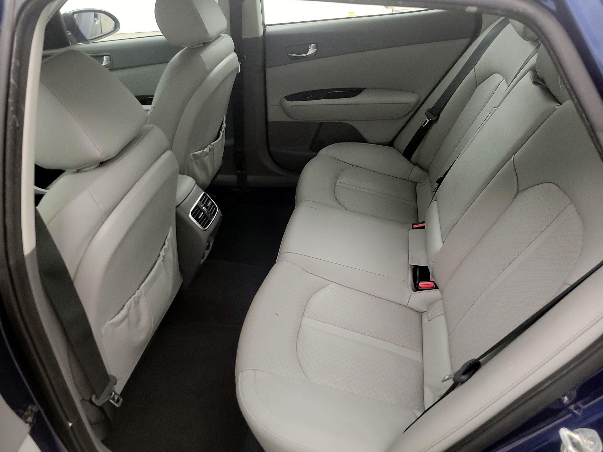 Thumbnail: 2016 Kia Optima - 18