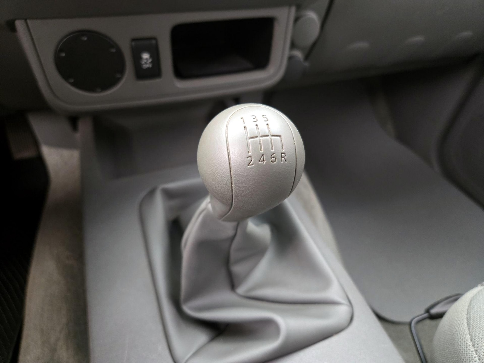 2015 Nissan Frontier S - Photo 17