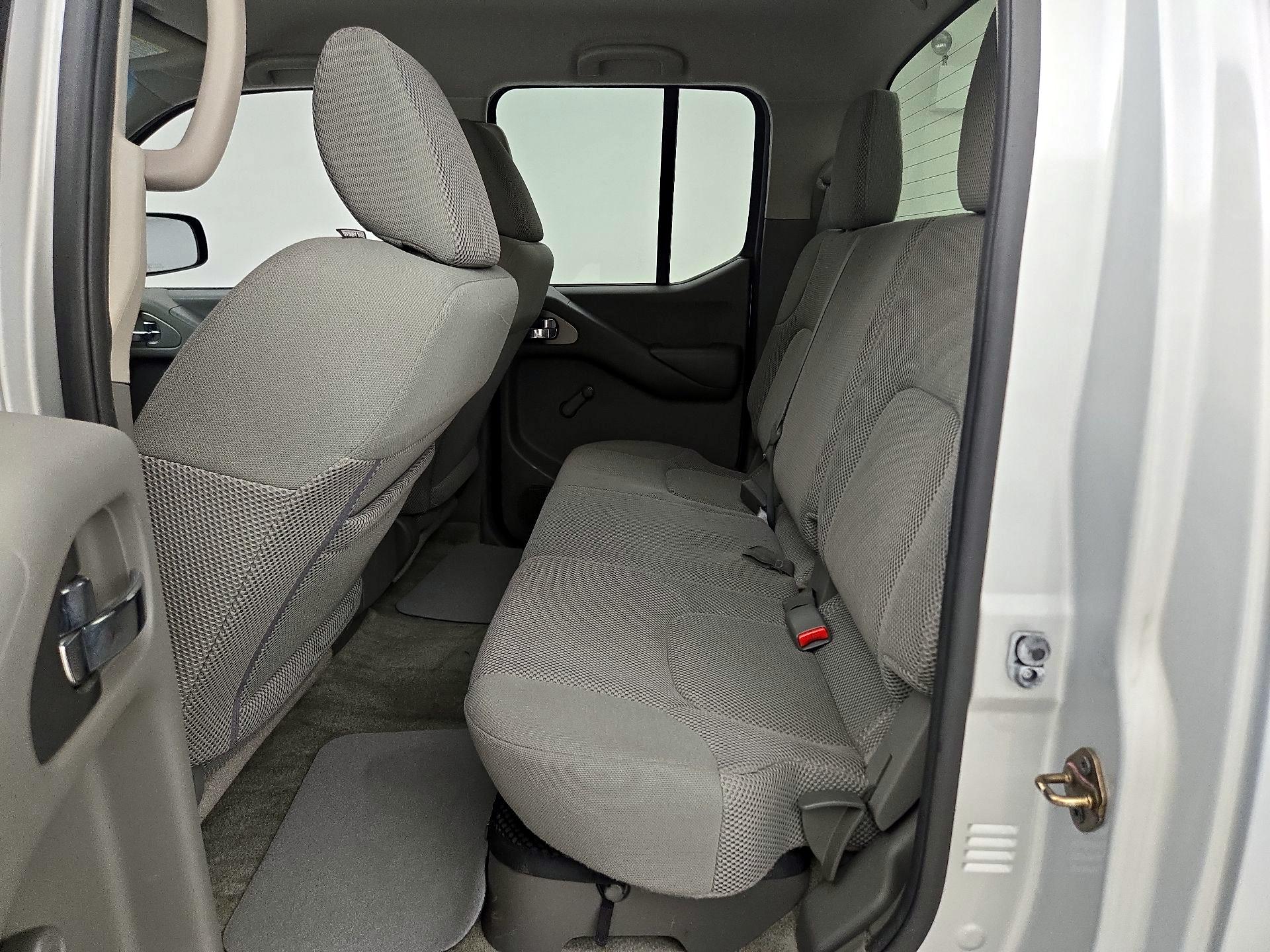Thumbnail: 2015 Nissan Frontier - 18